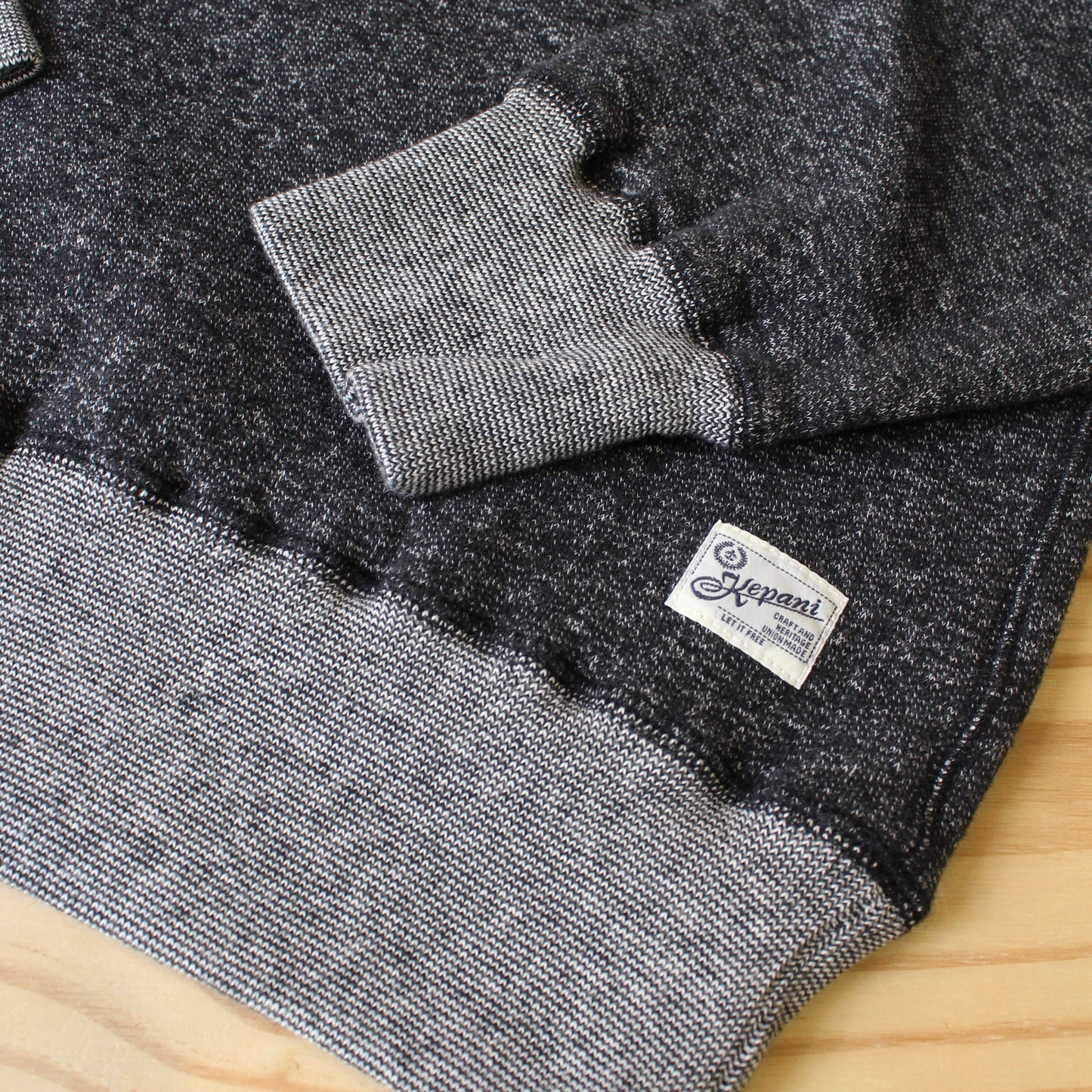 Kepani -
Laie Pocket Mock Sweat