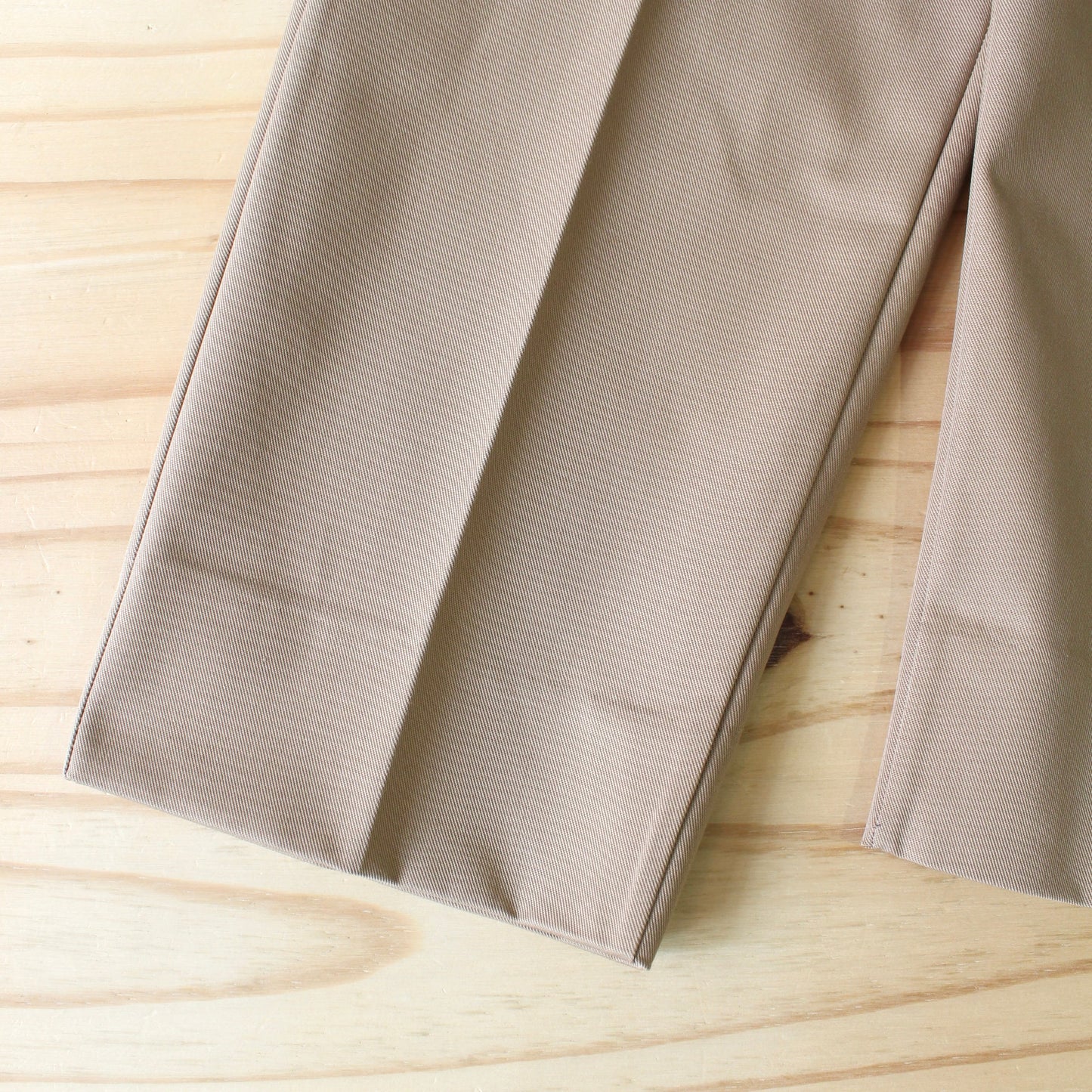 FLISTFIA -
BELTED CHINO PANTS