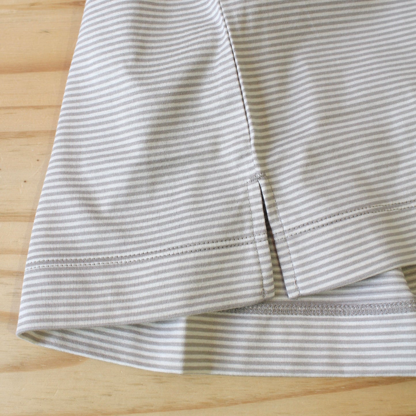 MANUAL ALPHABET -
MINI BORDER WIDE TEE