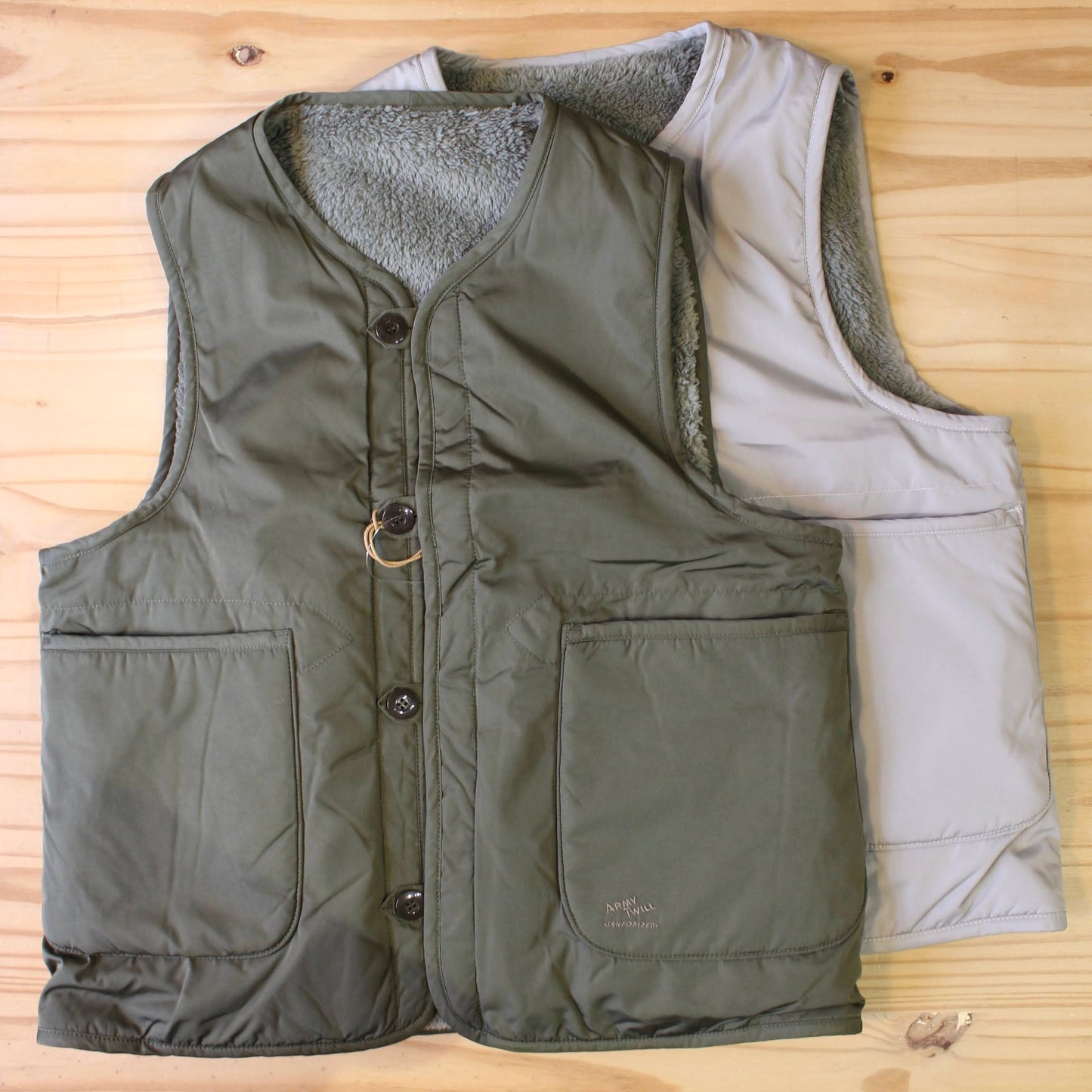 ARMY TWILL -
PE WEATHER REVERSIBLE VEST