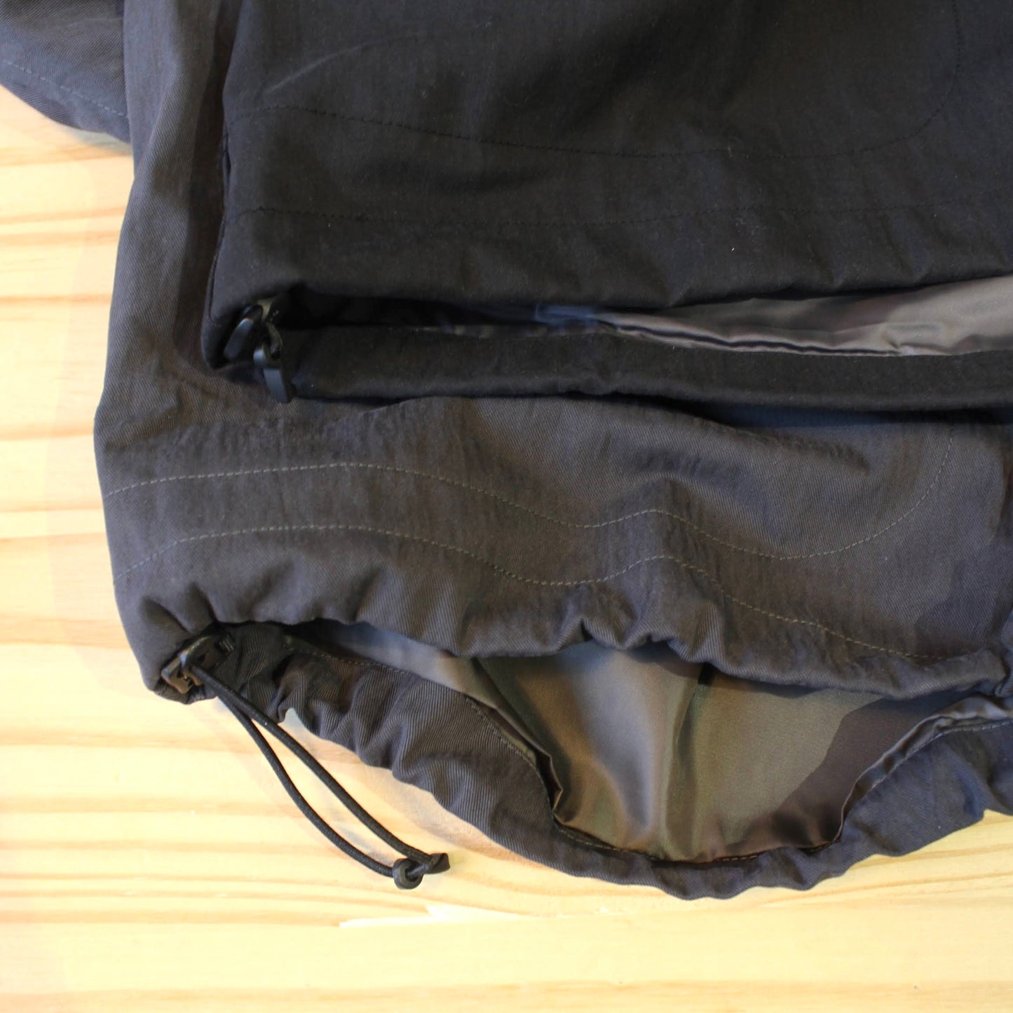 MANUAL ALPHABET -
PULLOVER SNAP JACKET