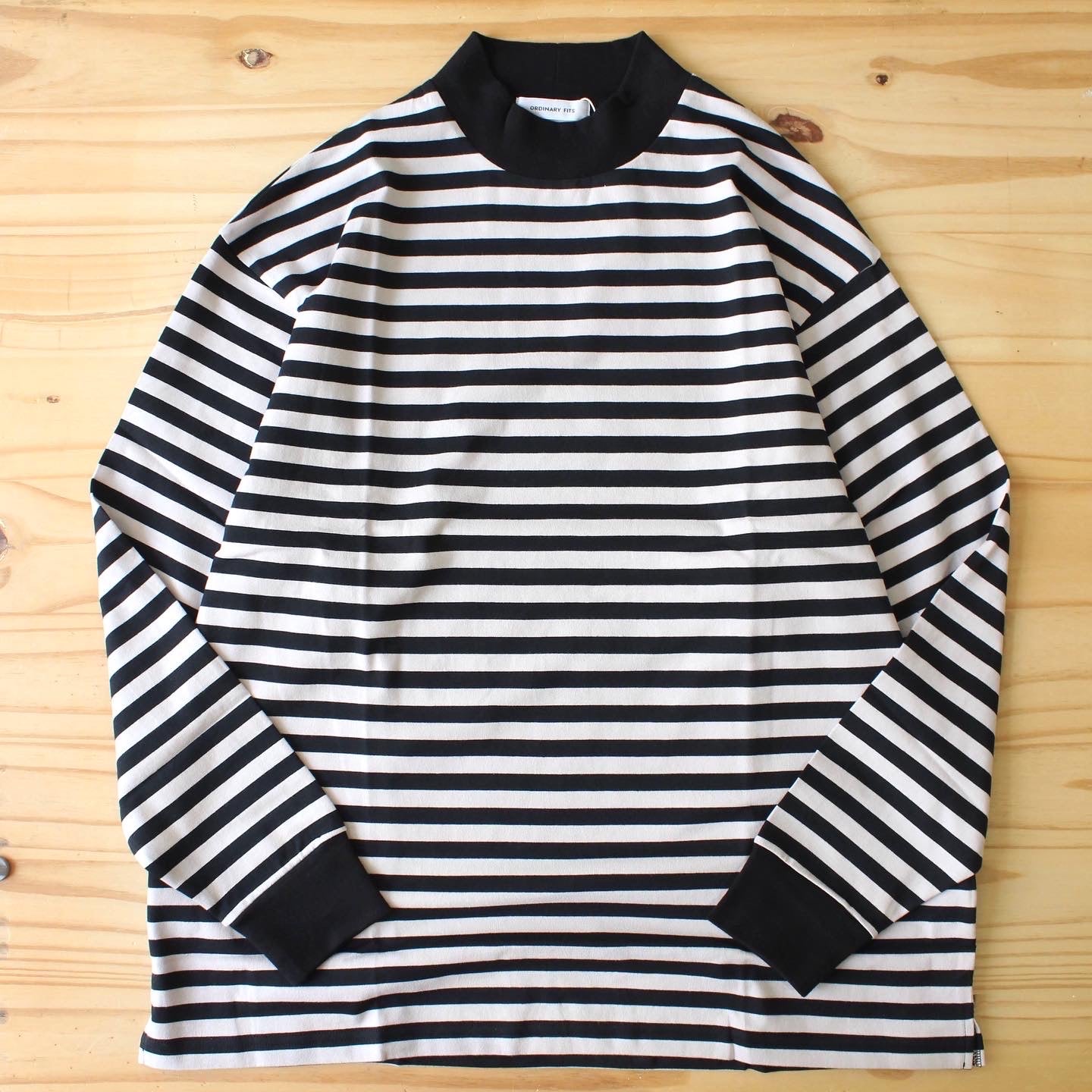 Ordinary Fits - , MOCK NECK BORDER TEE