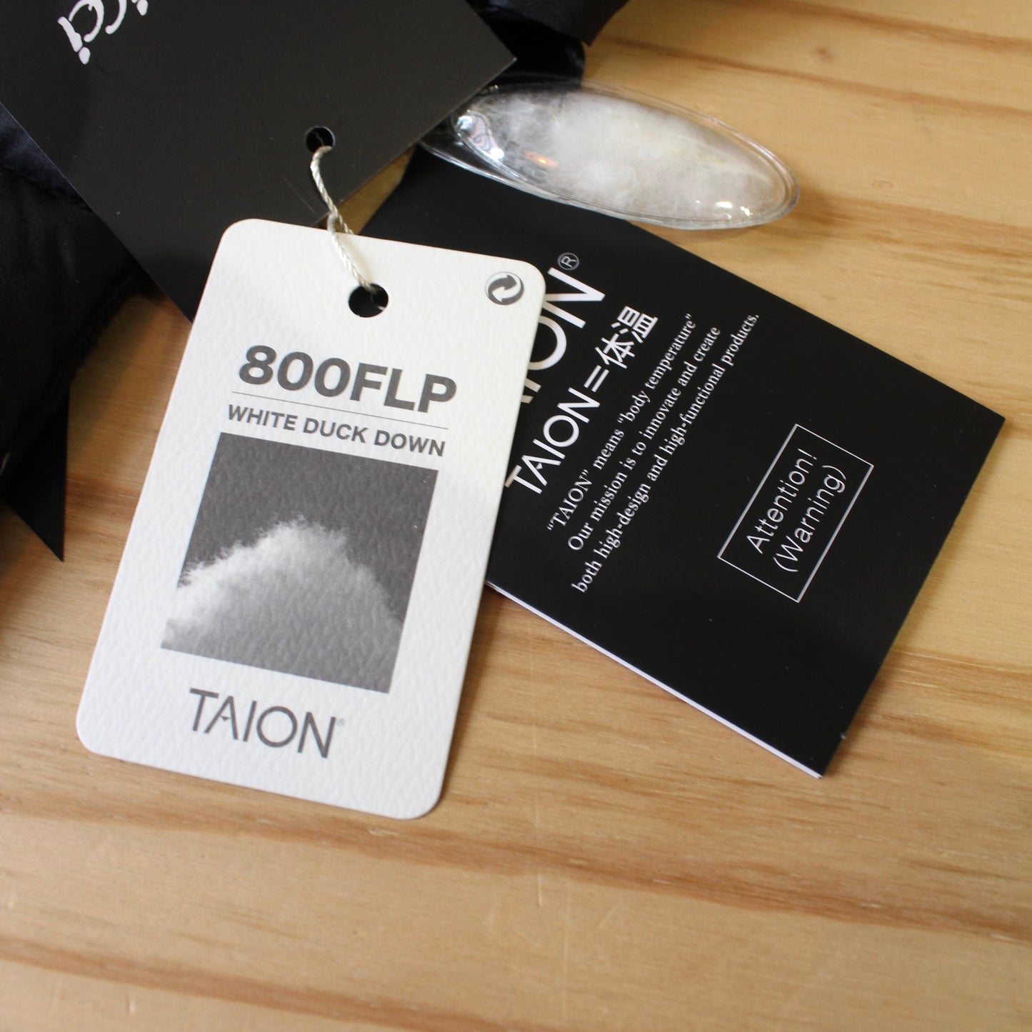 GRAMICCI × TAION
INNER DOWN SCARF