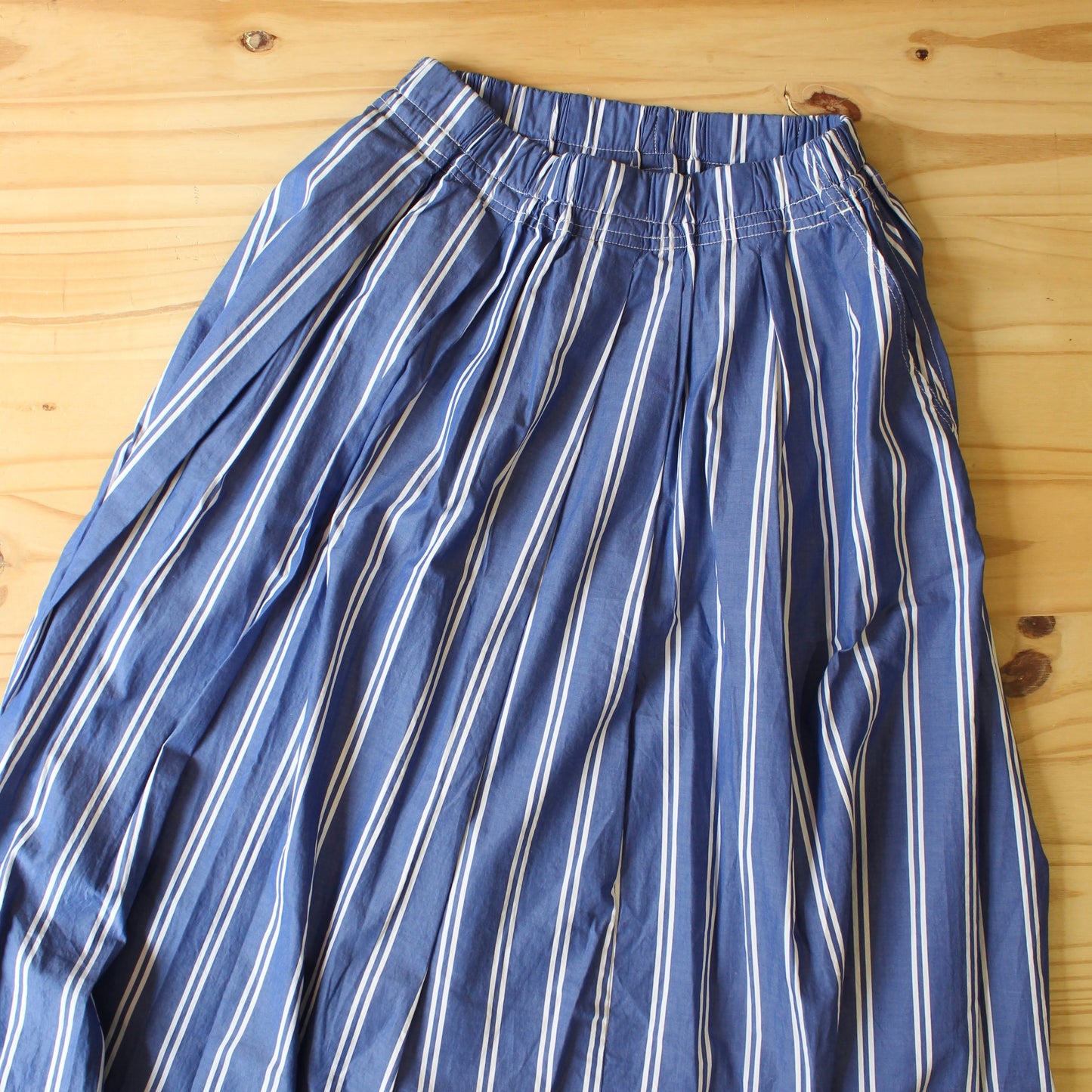 D.M.G -
Stripe Board Long Skirt