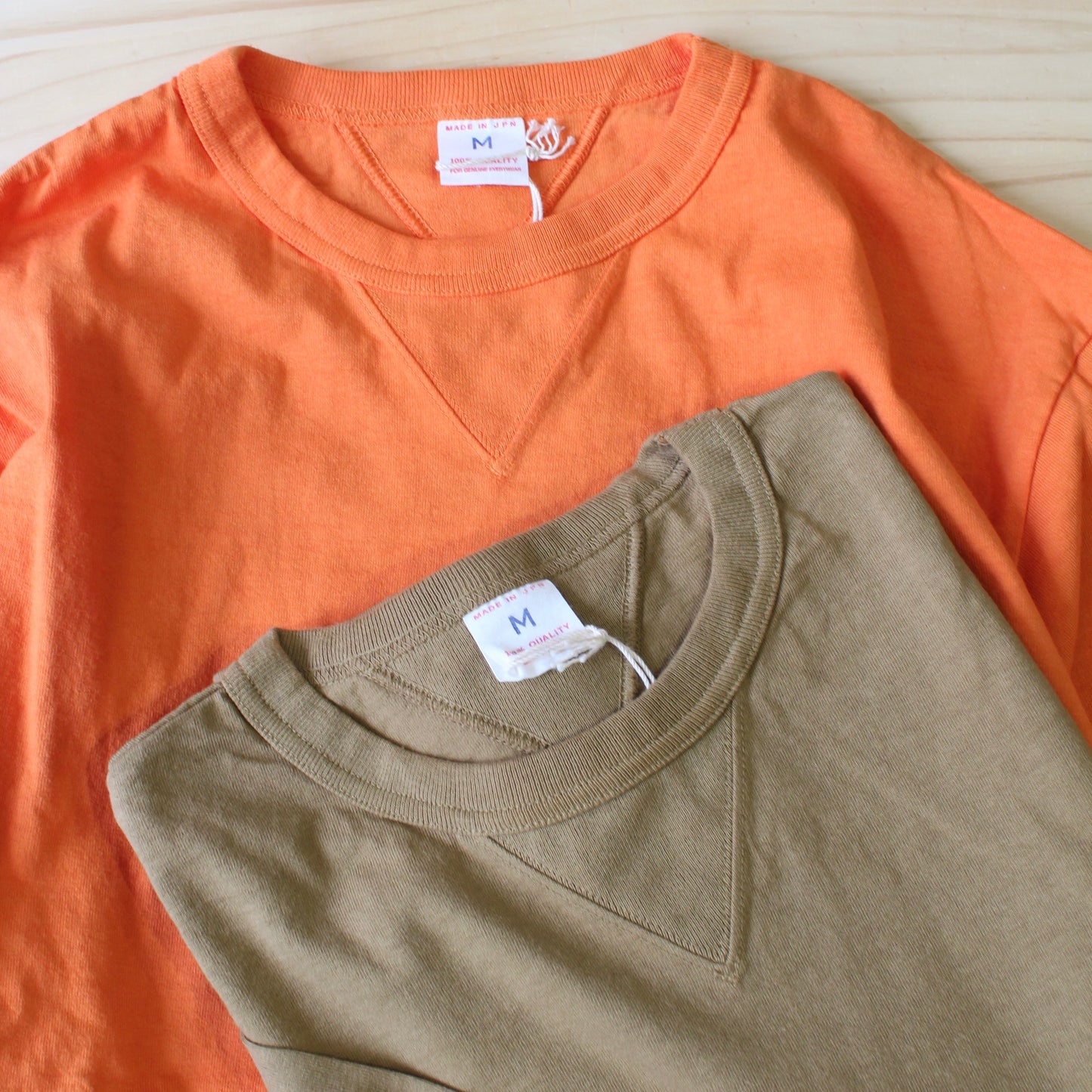 AheHee - STANDARD ITEM HEAVYWEIGHT L/S DOUBLE V TEE