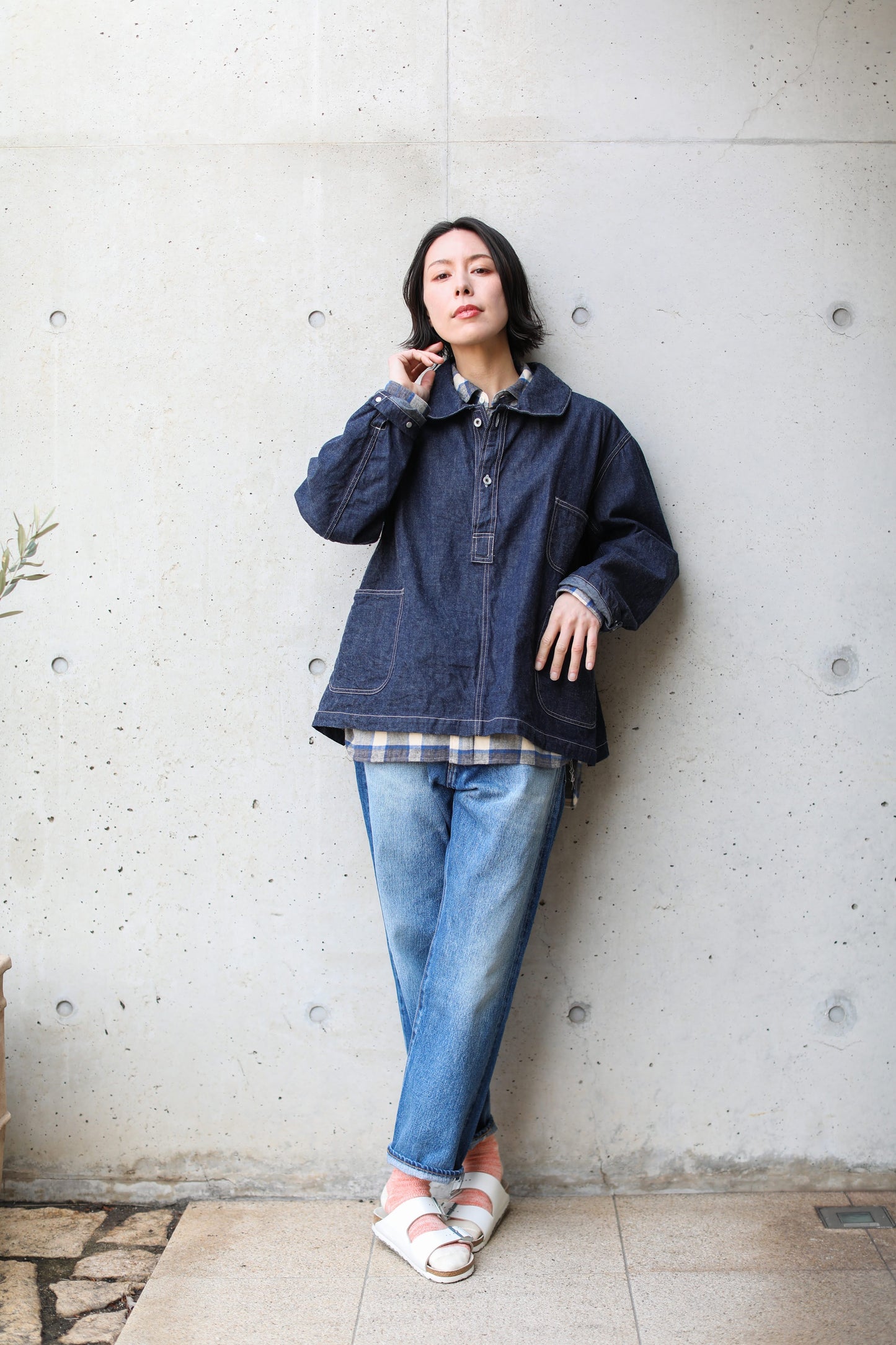 Ordinary Fits -
ROUND COLLAR DENIM PULLOVER SHIRT