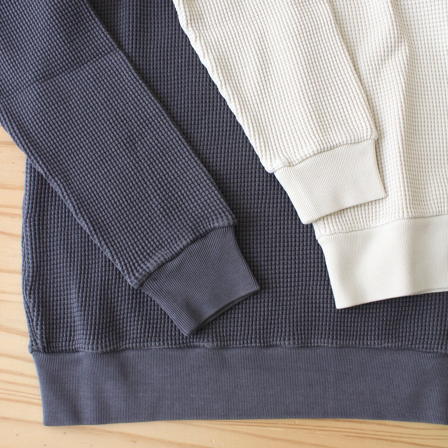 GRAMICCI -
WAFFLE CREW SWEAT