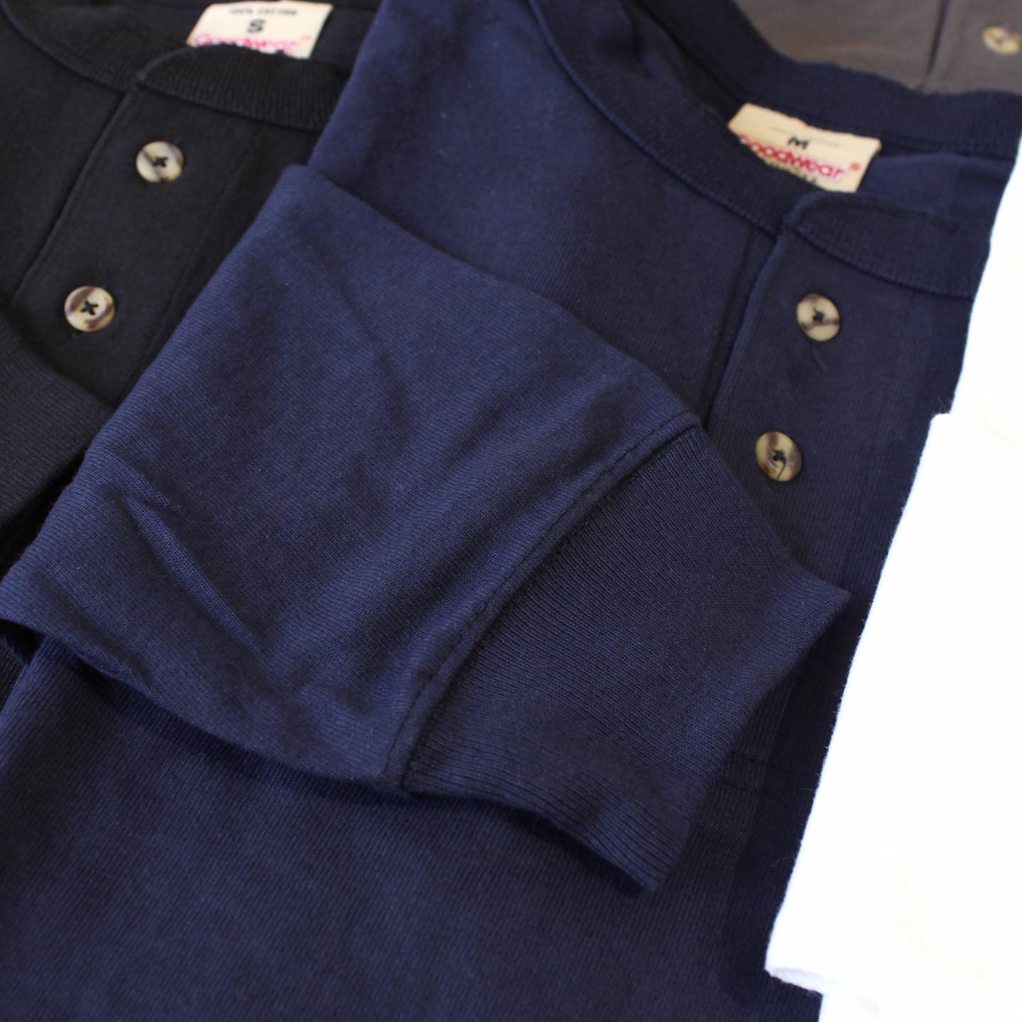 GOODWEAR(美版)- 7.2OZ L/S HENLEY TEE CLASSIC FIT