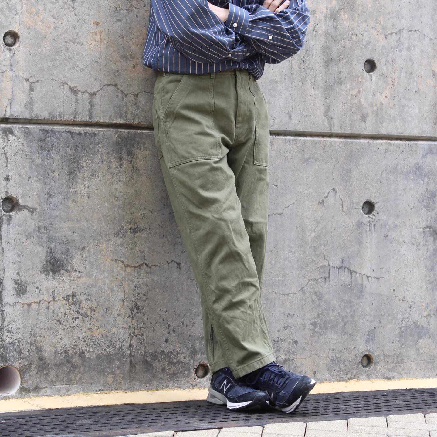 HATSKI - Standard Item Loose Tapered Utility Trousers