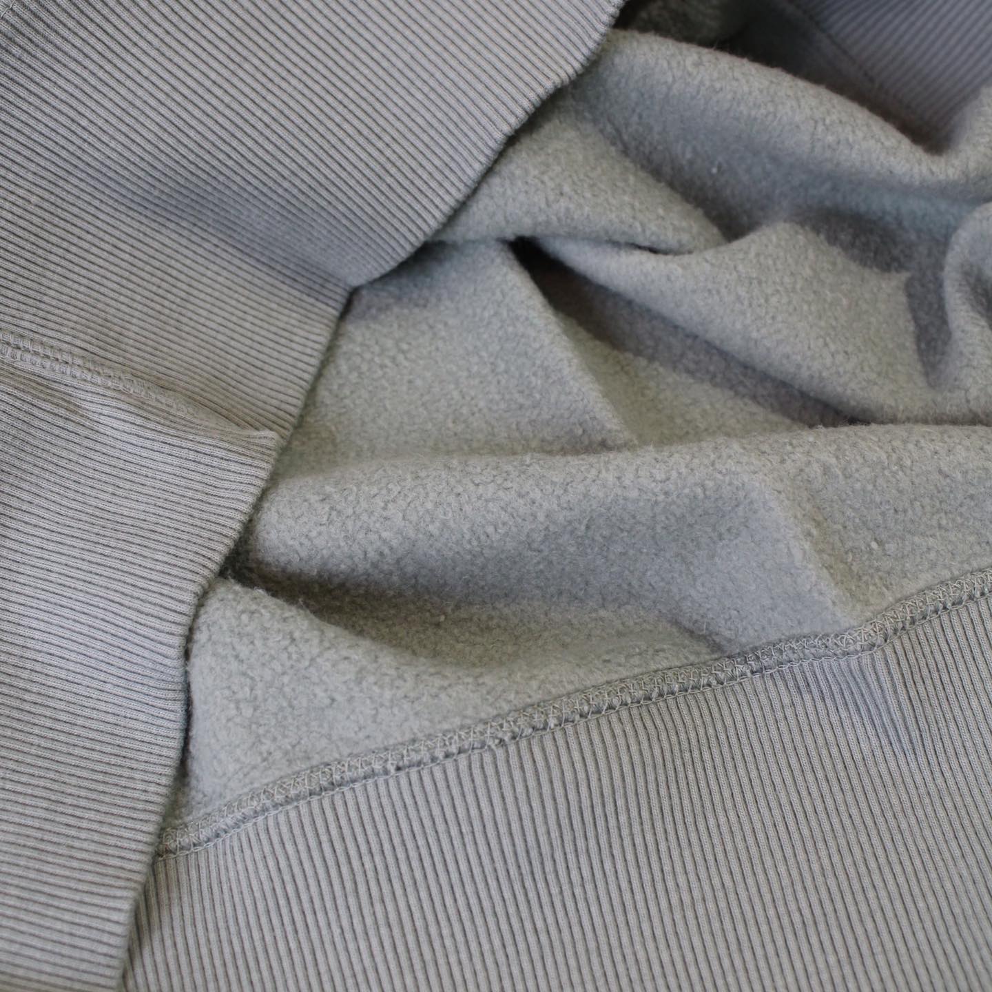 RIDING HIGH - DUSTY COLOR CREW SWEAT DAY CAMP