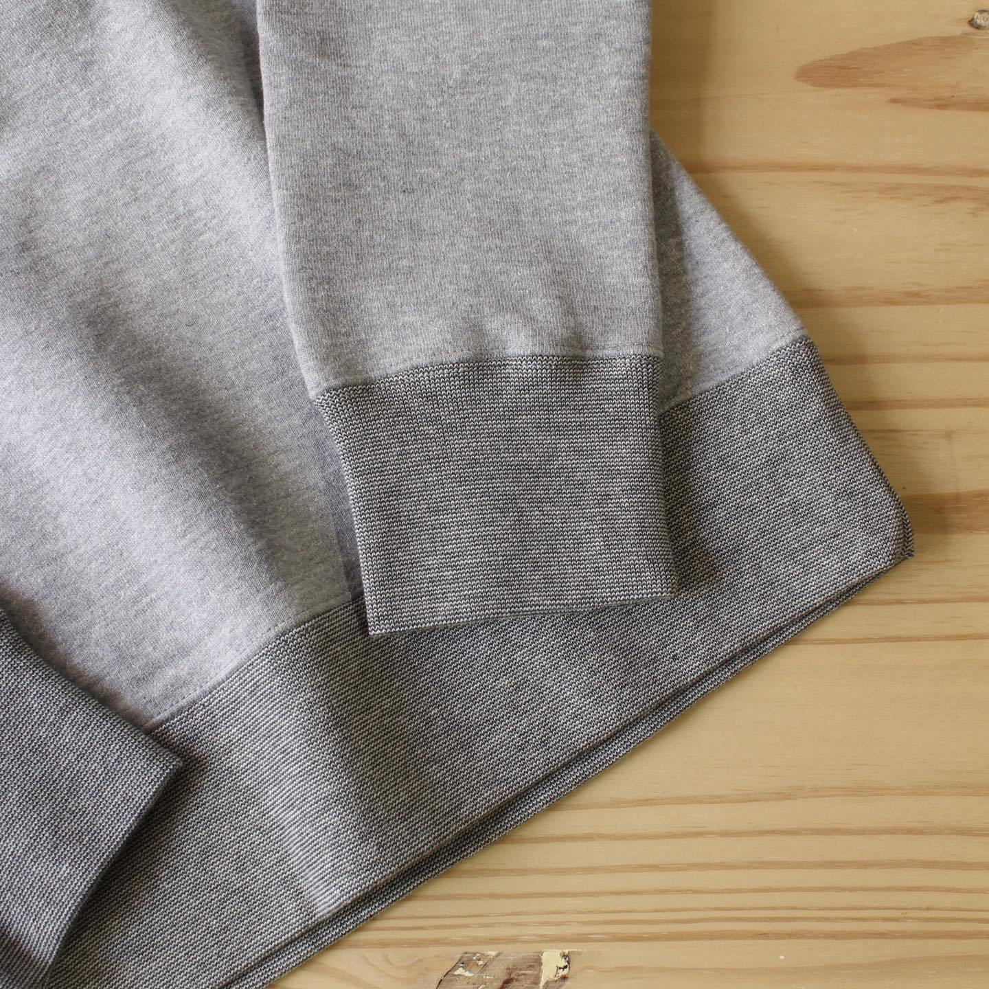 RIDING HIGH - LOOPWHEEL TURTLE NECK SWEAT