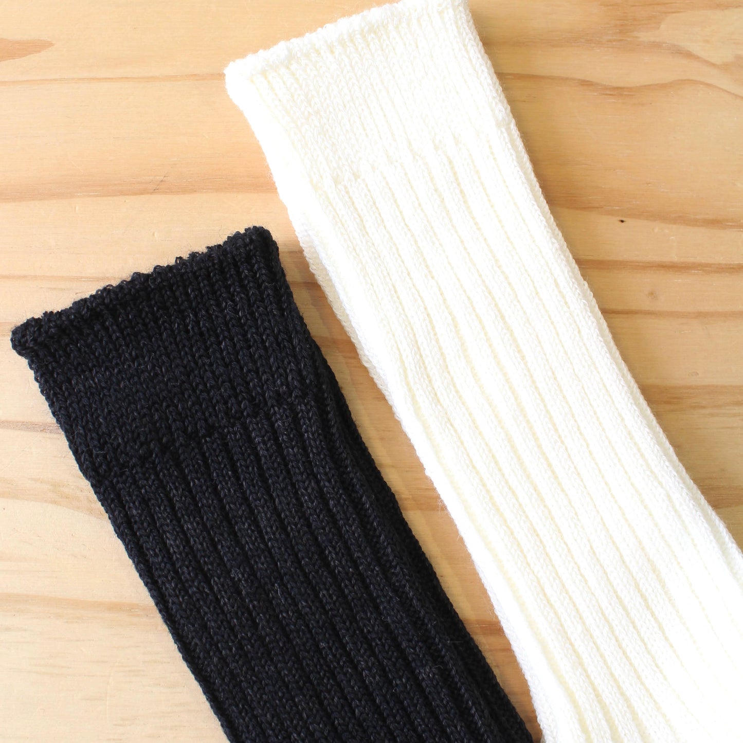 yahae - 
LINE WOOL RIBBED  SOCKS