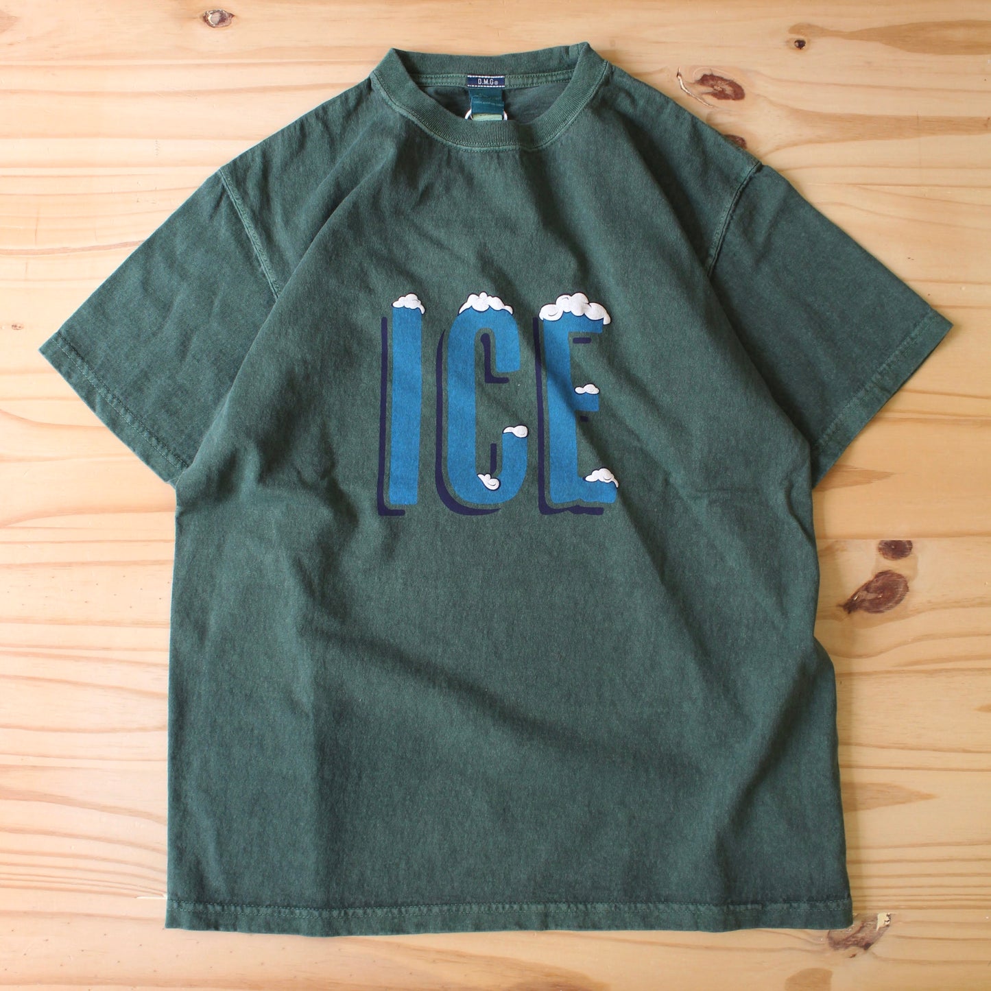 D.M.G - 
ICE PIGMENT DYE PRINT TEE