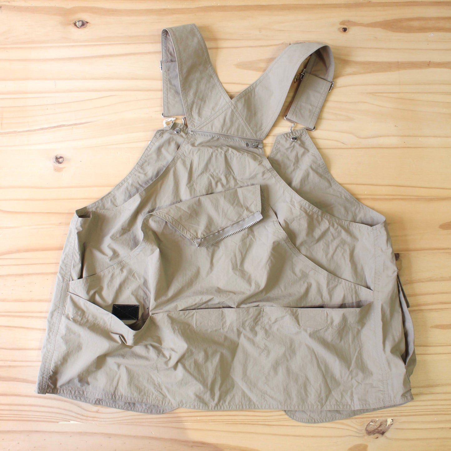 UNIVERSAL OVERALL 日版 -
PLAY WORK PACKABLE PLAY AIR NYLON VEST