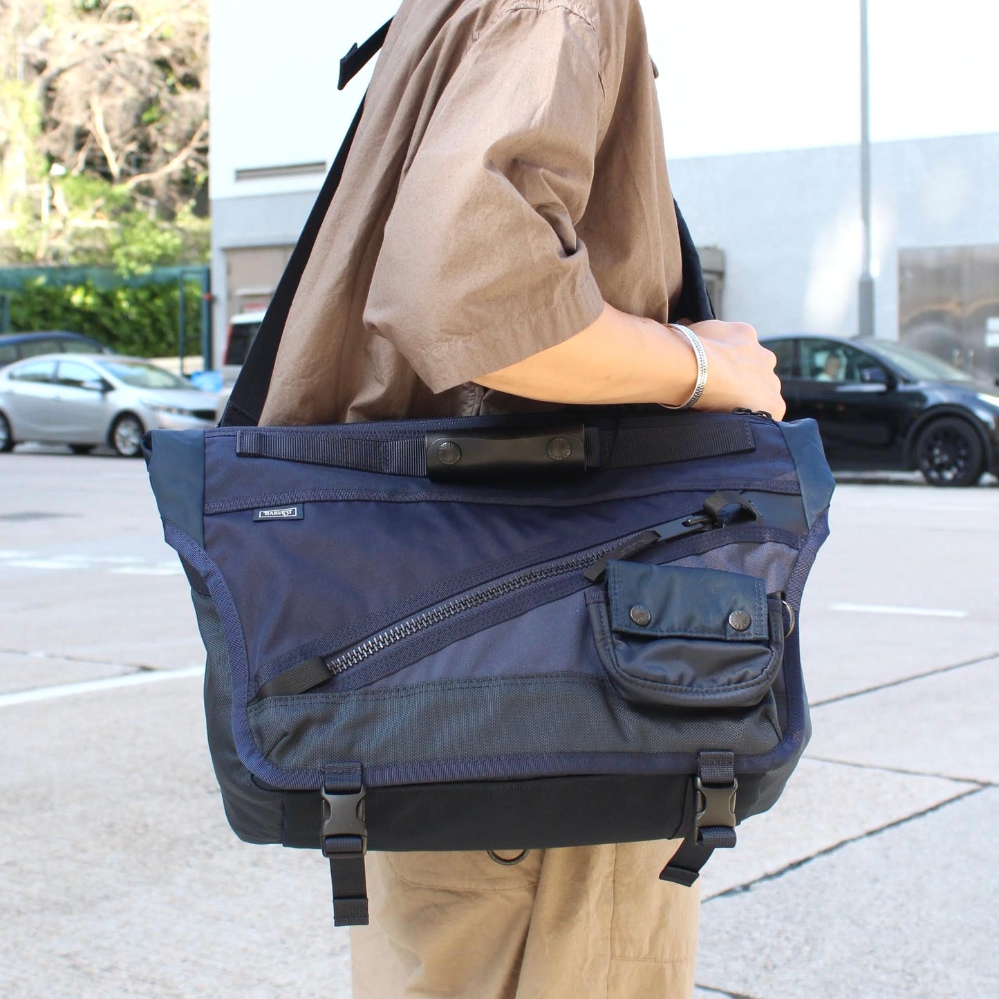 HARVEST LABEL - 
ReLoad MESSENGER BAG