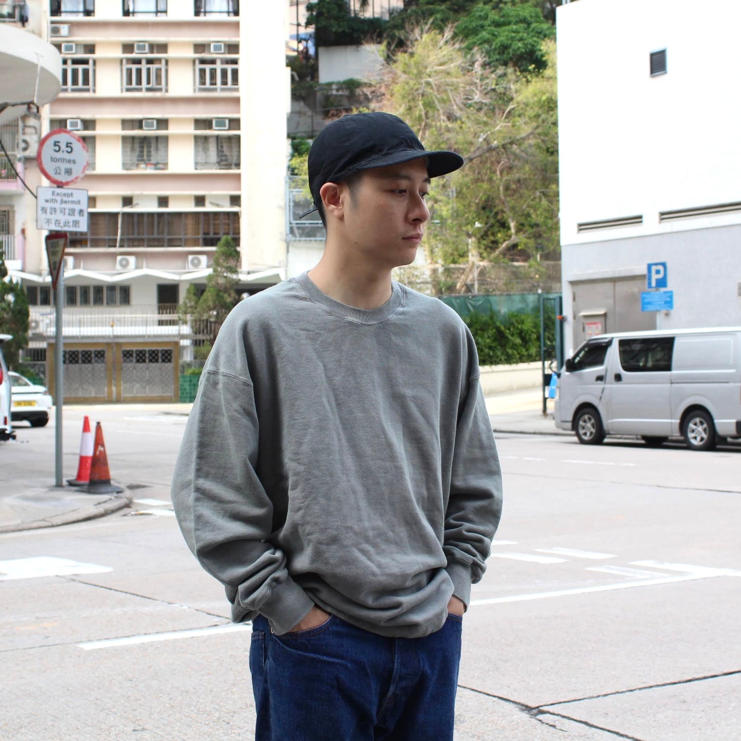 REMILLA -
DELTA SWEAT