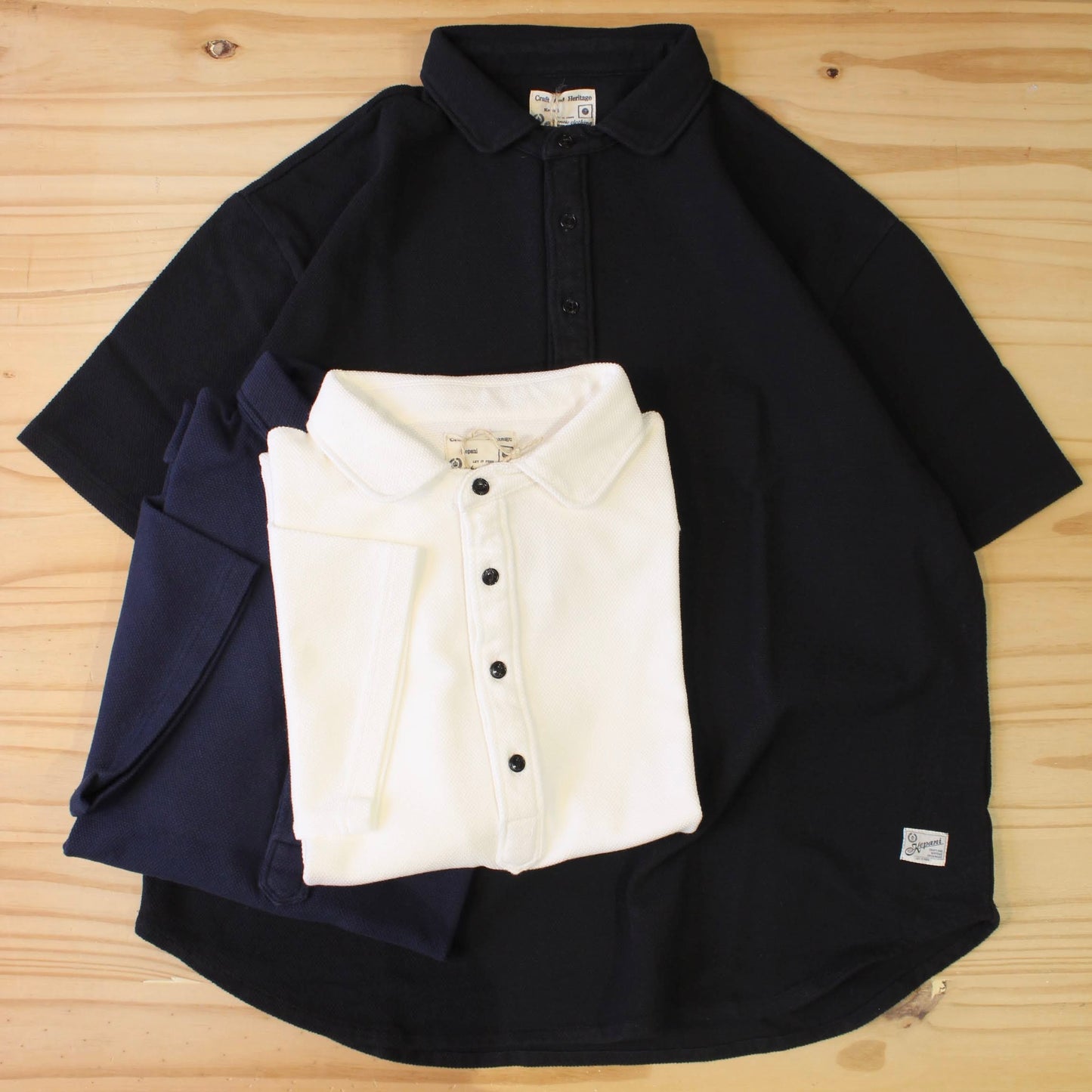 Kepani -
PIQUE ROUND CUT POLO