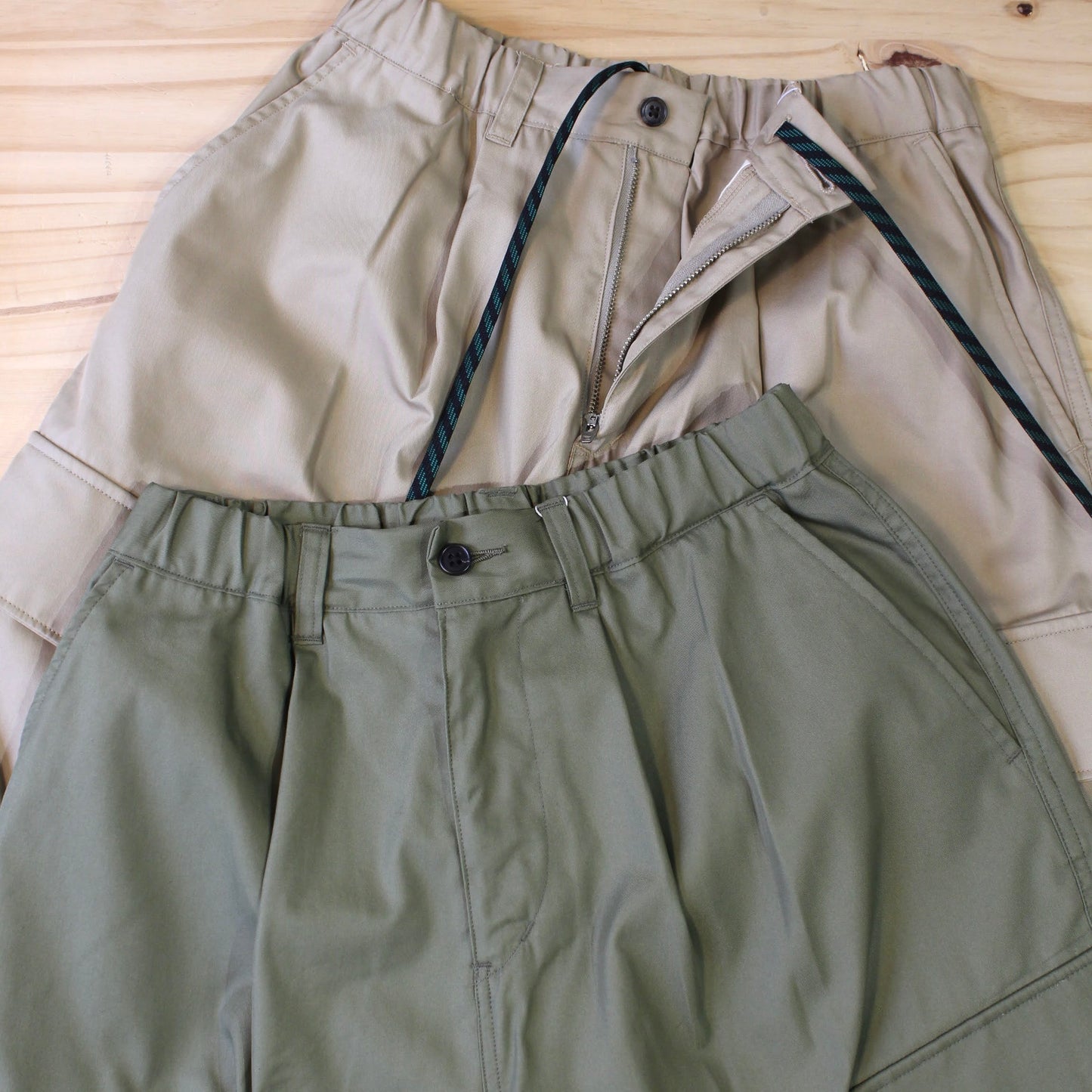 MANUAL ALPHABET -
COTTON NYLON GABARDINE CARGO PANTS