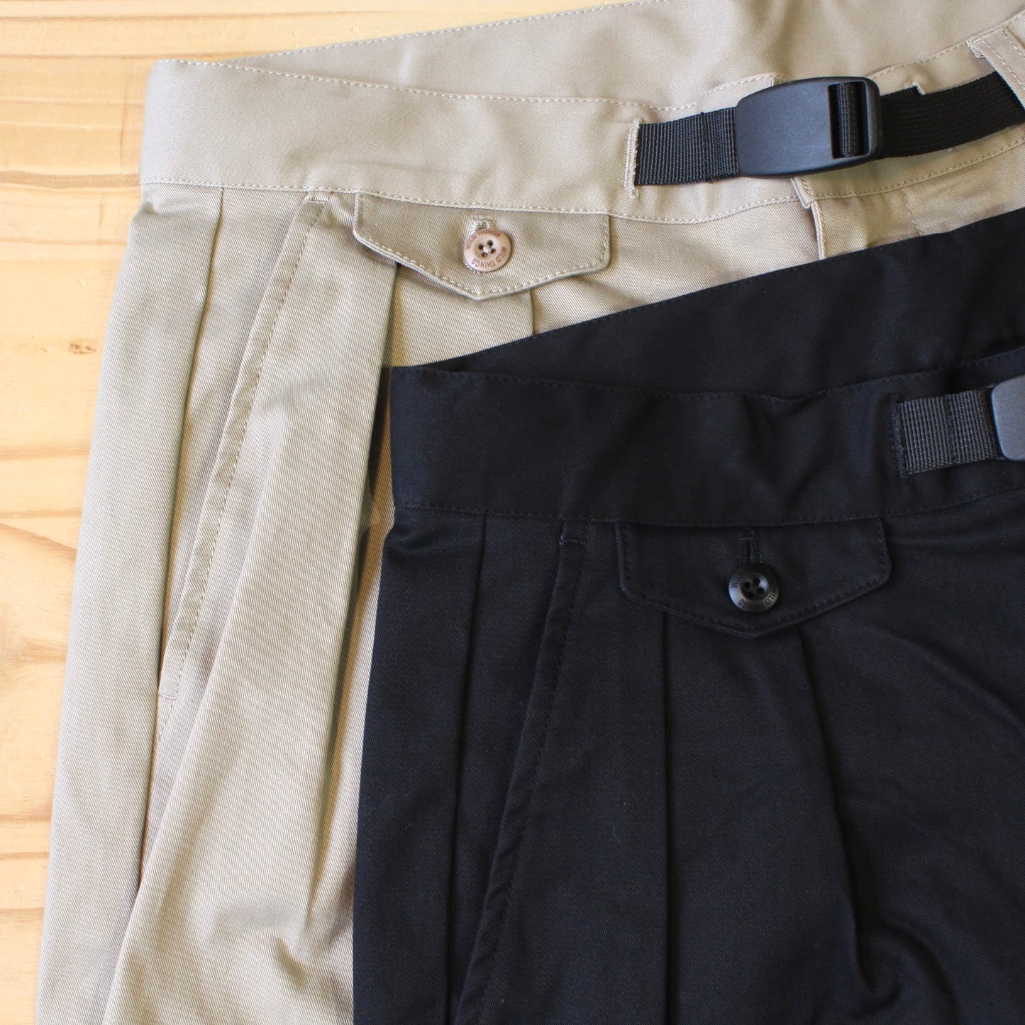 WILD THINGS JAPAN -
2 TUCK PANTS