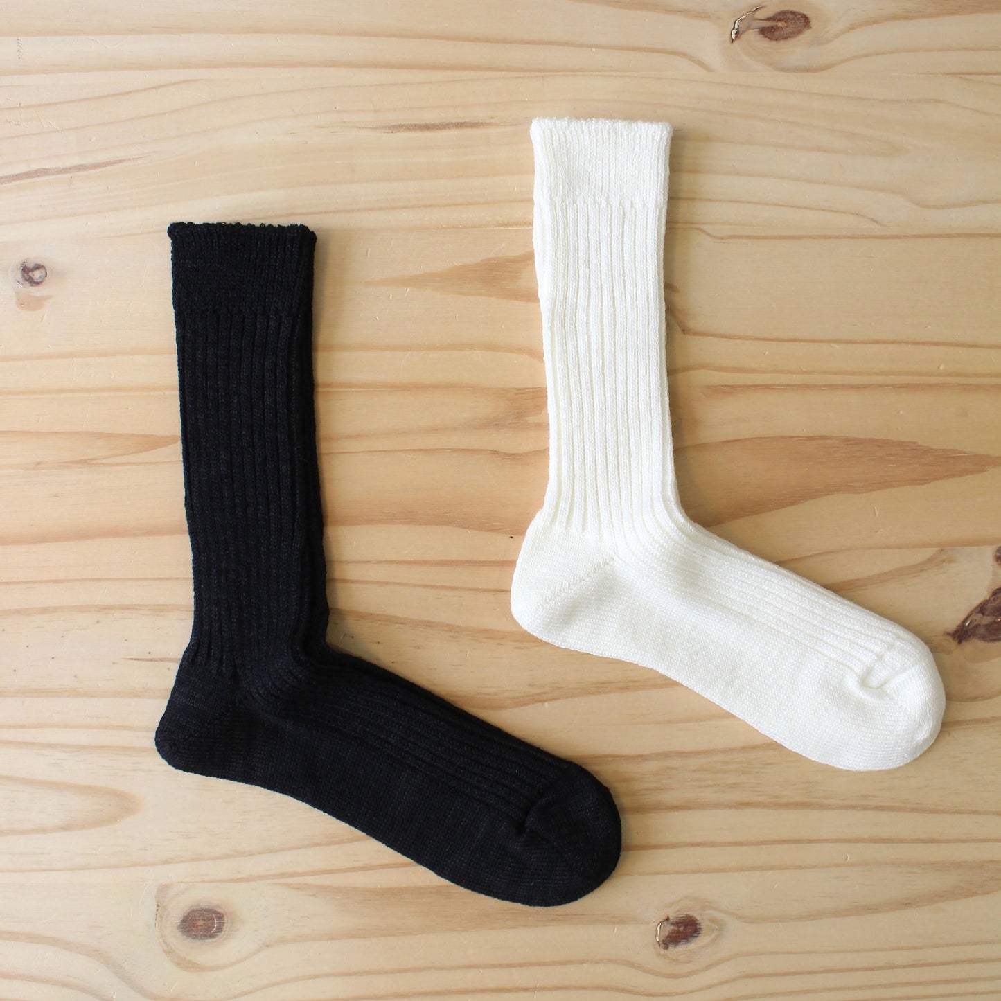 yahae - 
LINE WOOL RIBBED  SOCKS