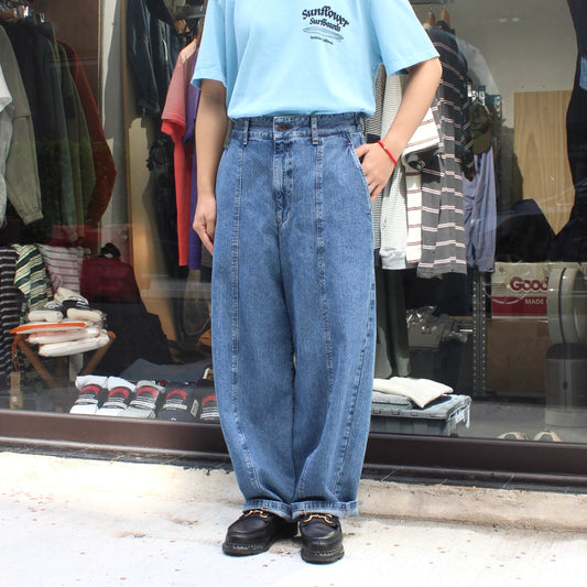 D.M.G - 
ALMOND VOLUME DENIM PANTS