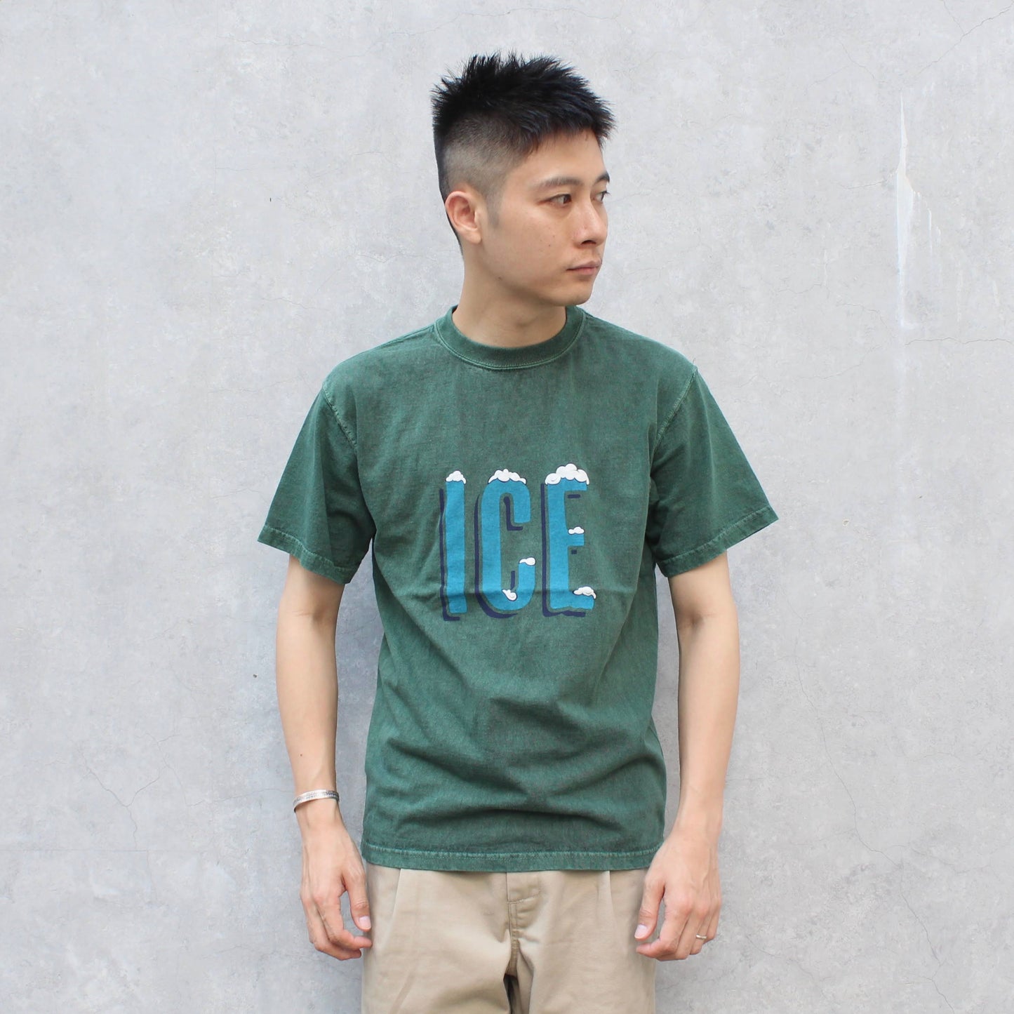 D.M.G - 
ICE PIGMENT DYE PRINT TEE