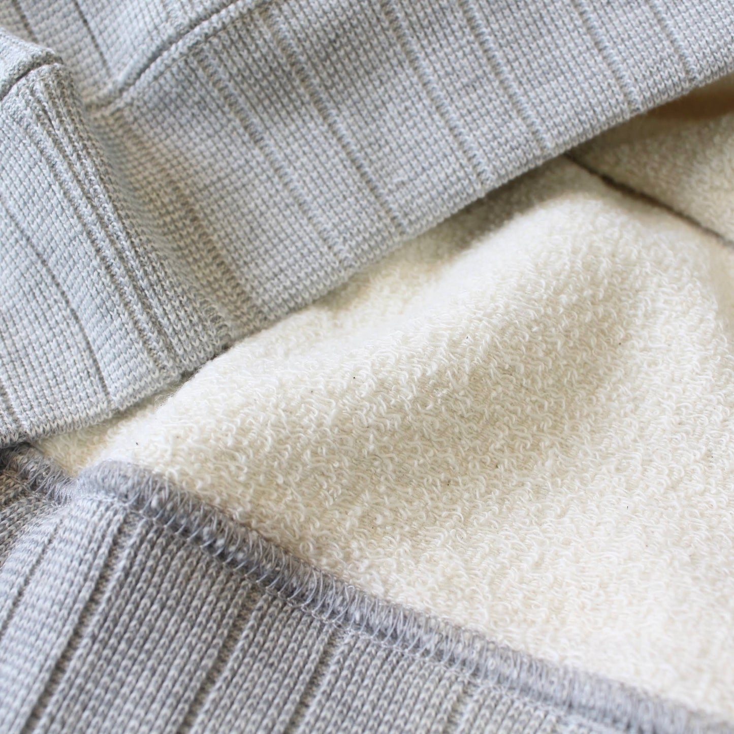 RIDING HIGH TOKYO -
BOCOBOCO URAKE CREWNECK SWEAT