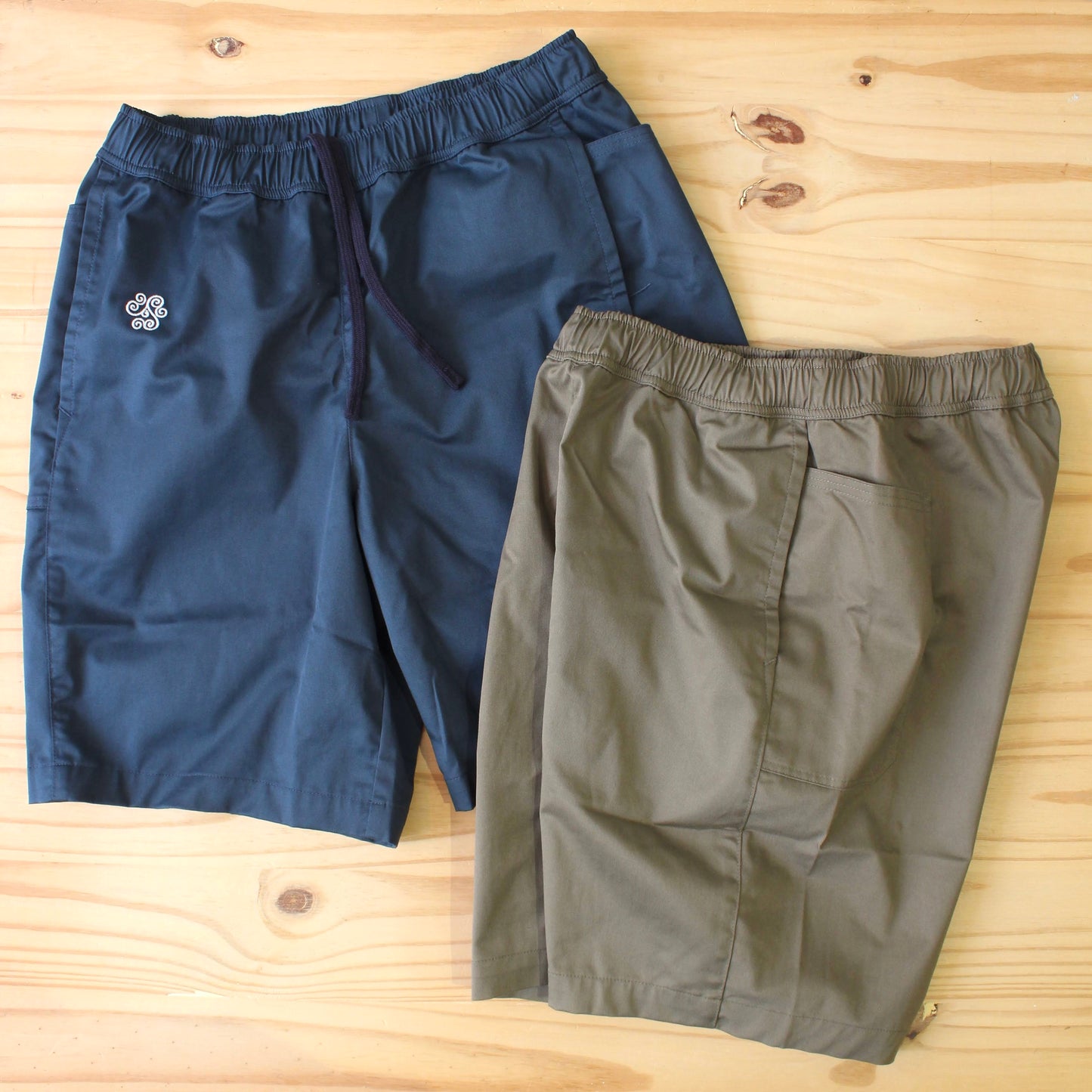 REMILLA - 
CORD TWILL SHORTS