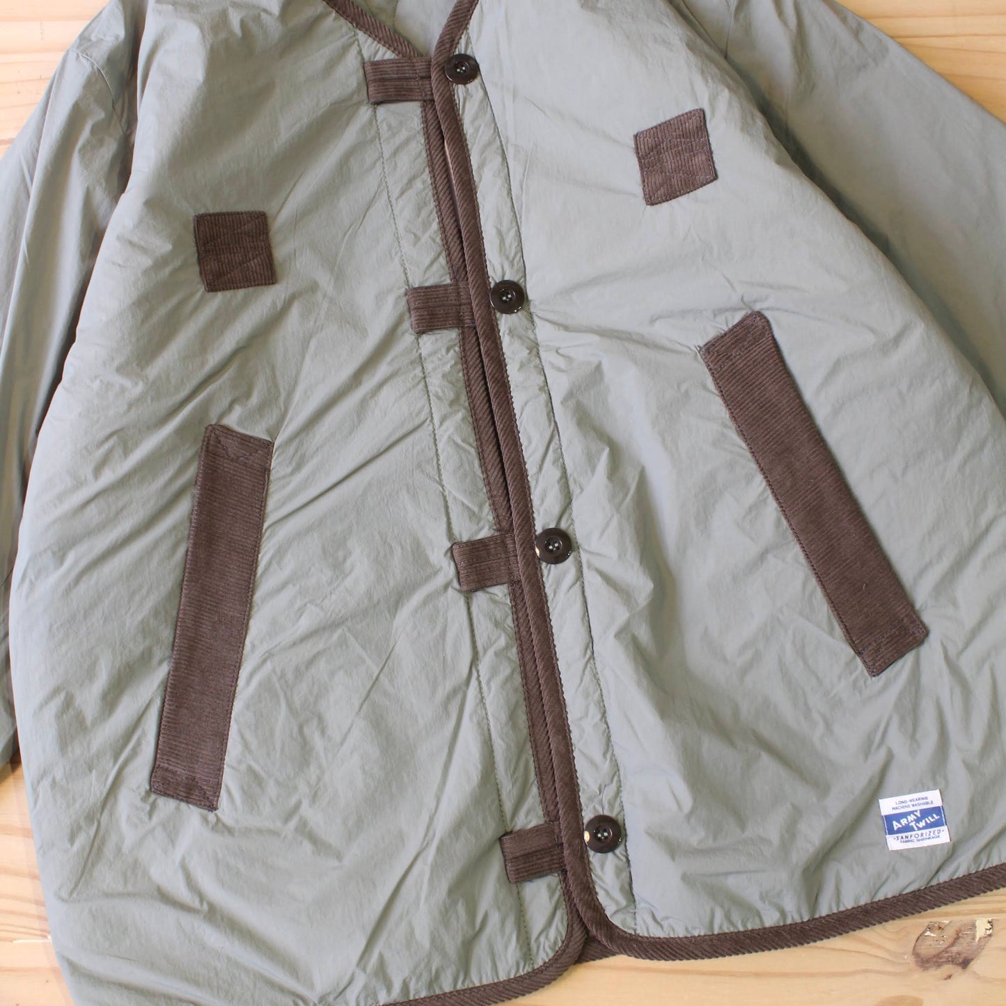 ARMY TWILL -
QUILTING REVERSIBLE JACKET