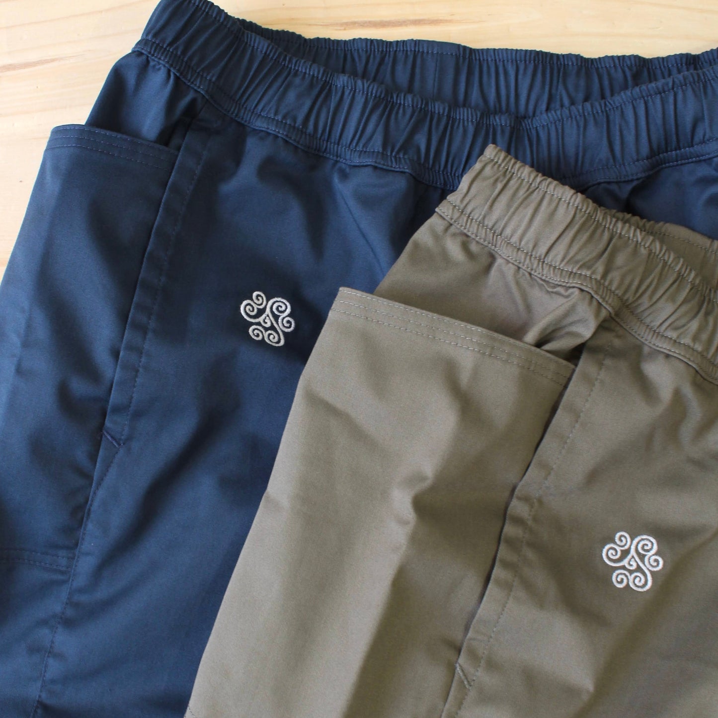 REMILLA - 
CORD TWILL SHORTS