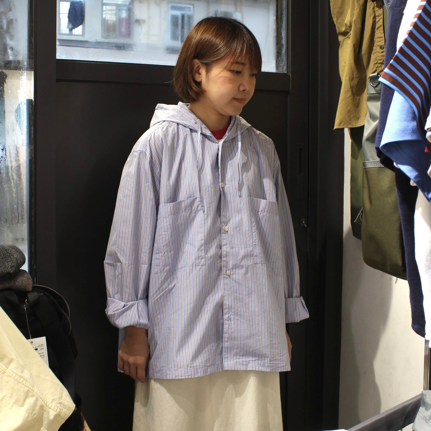 MANUAL ALPHABET -
T/C POPLIN HOOD SHIRT