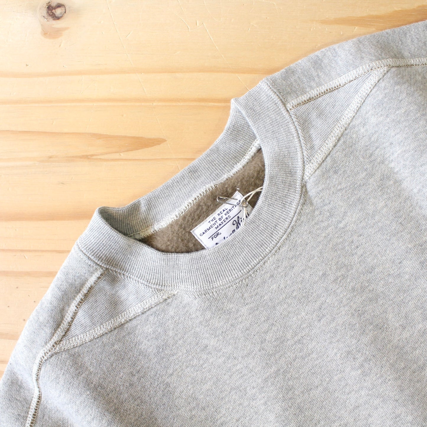 RIDING HIGH -
AZUMA FLEECE CREW SWEAT