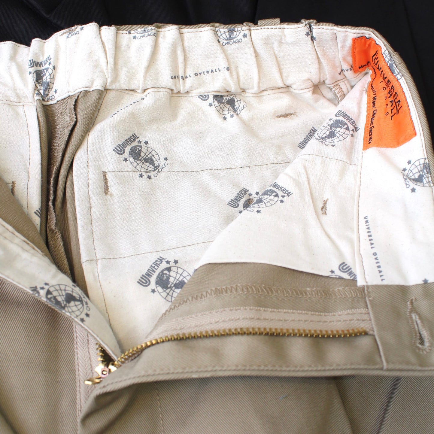 UNIVERSAL OVERALL 日版-CLASSIC COLLECTION TUCK TAPERED PANTS