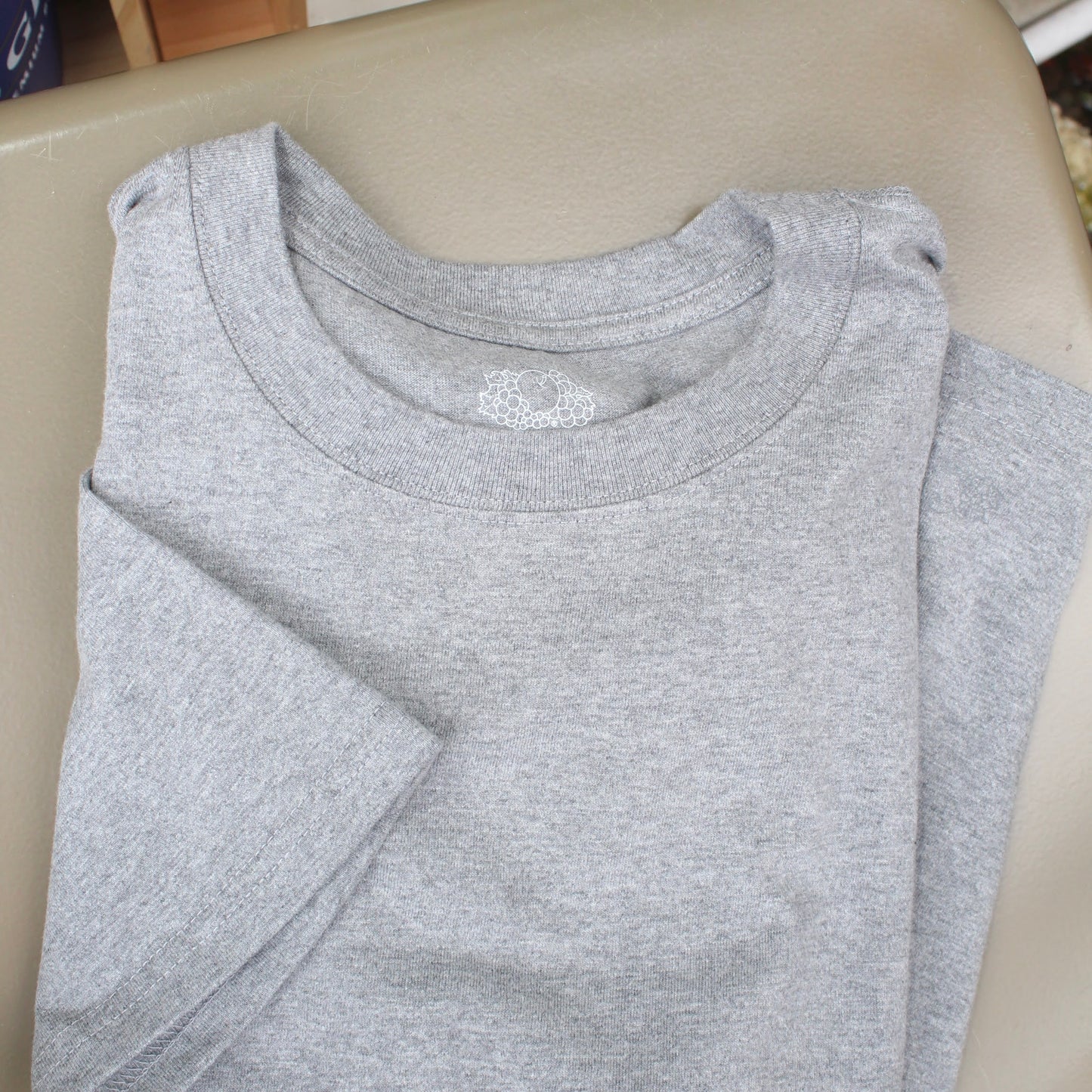 FRUIT OF THE LOOM 日本版-
7OZ HEAVYWEIGHT S/S TEE