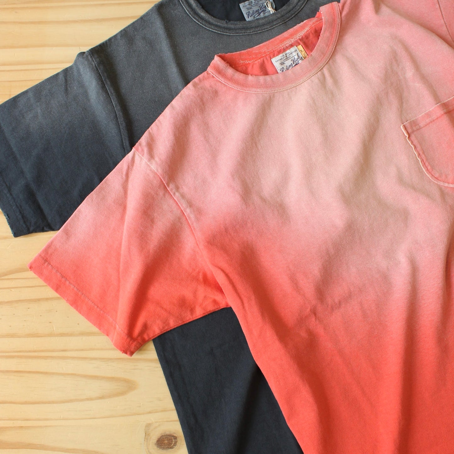 RIDING HIGH TOKYO - 
USA JERSEY SUN FADE POCKET TEE