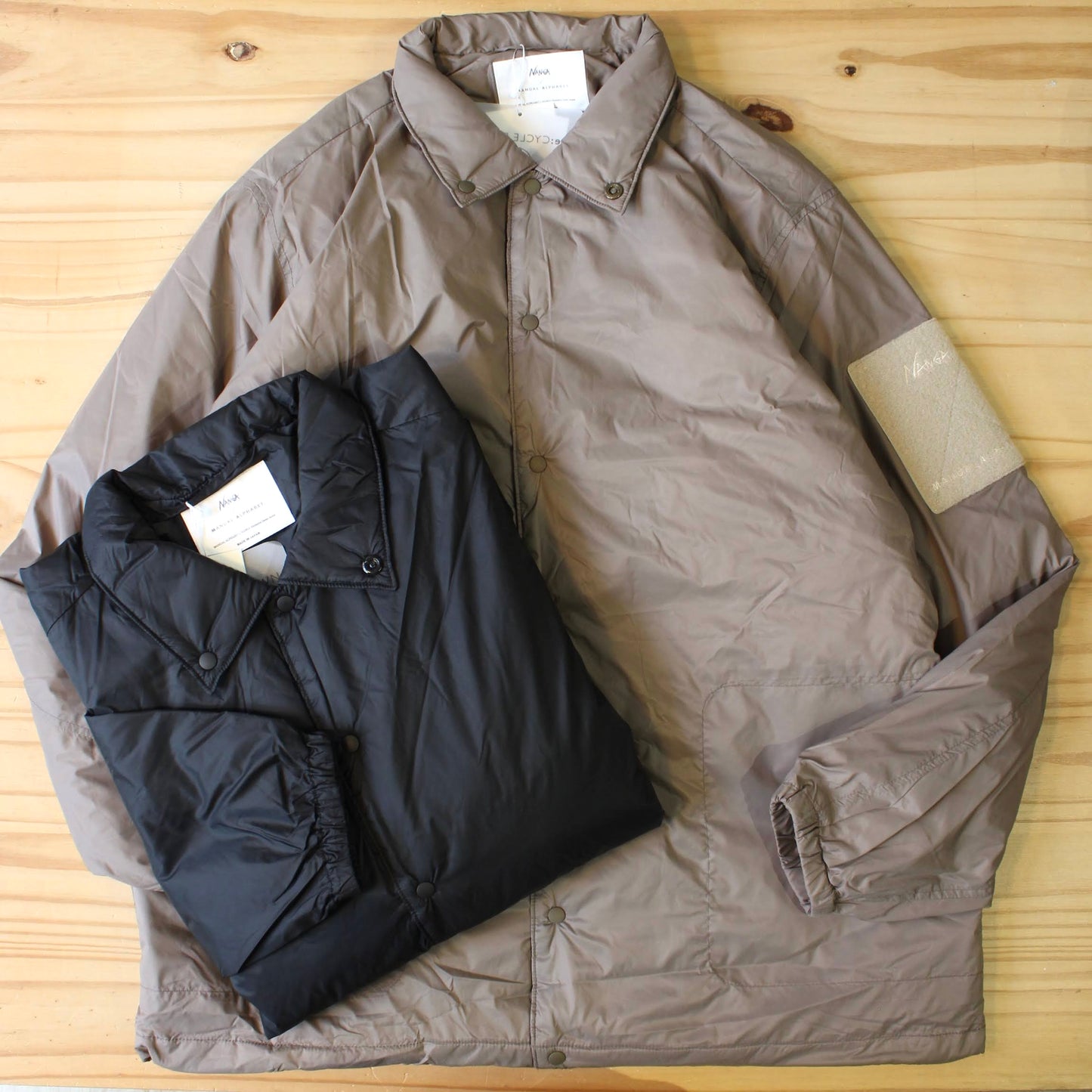 MANUAL ALPHABET X NANGA -
EQUIPMENT DOWN SNAP SHIRT