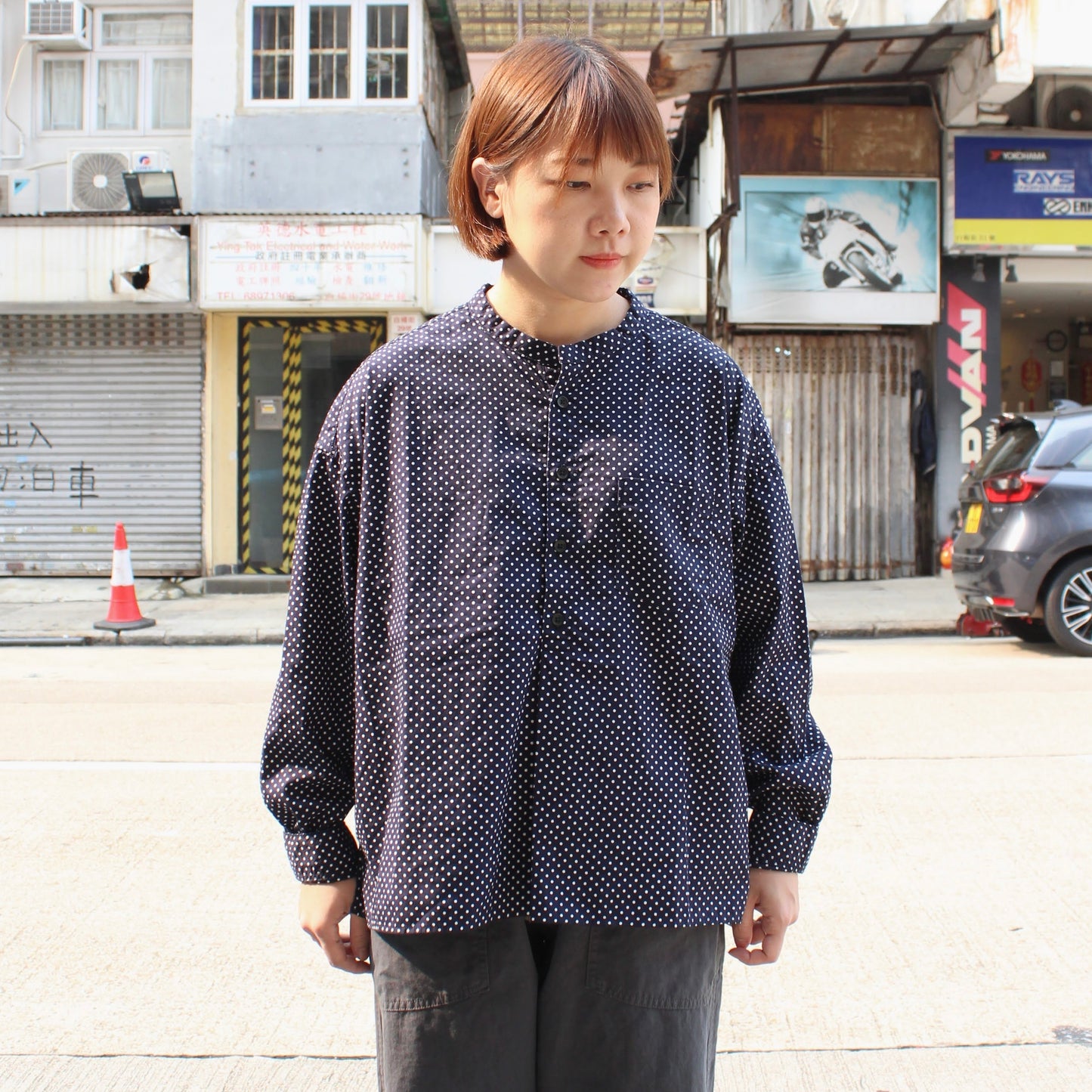 D.M.G - 
Little dot stand collar pocket pullover shirt