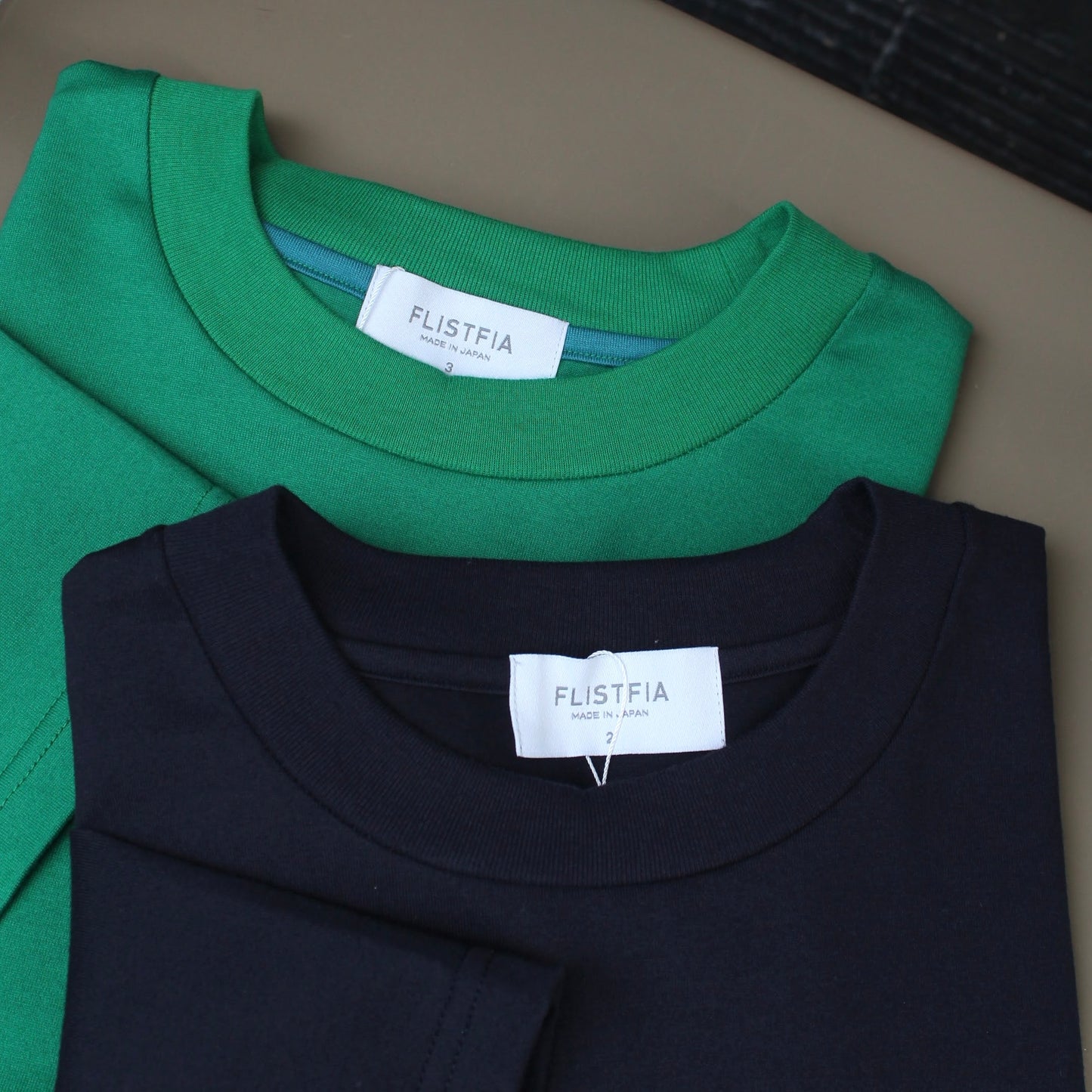 FLISTFIA -
CREW NECK T-SHIRT