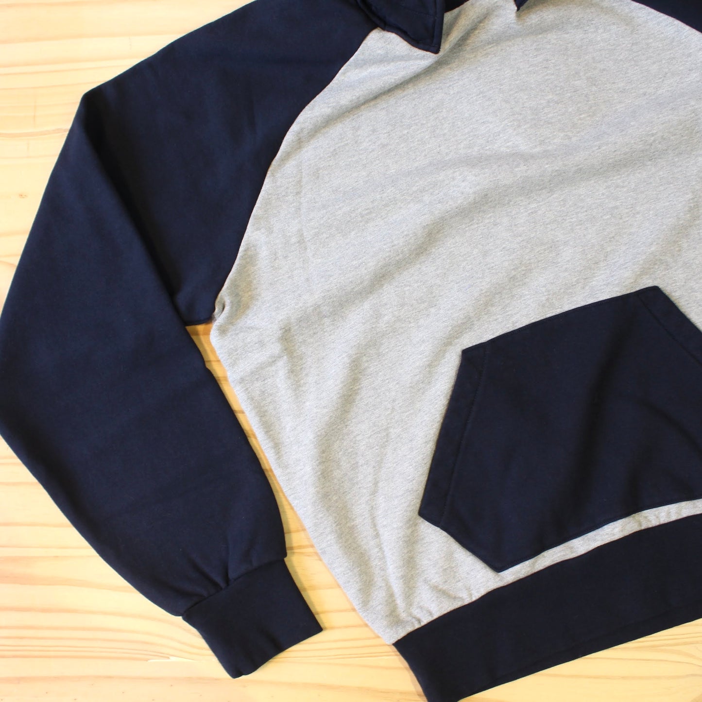 FLISTFIA -
2 TONE AFTER HOODED