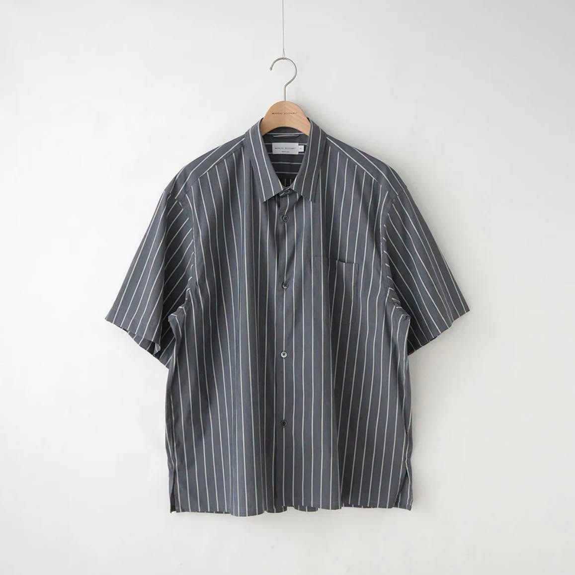 MANUAL ALPHABET - STRIPE WIDE SQUARE SHIRTS