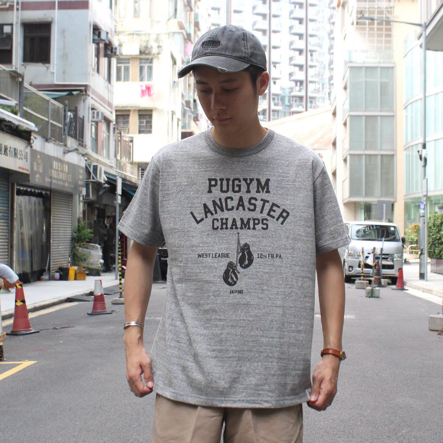 RIDING HIGH TOKYO - BINDER NECK PRINT PUGYM S/S TEE