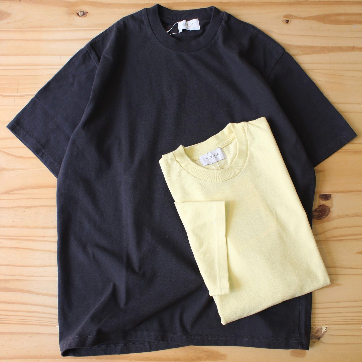 FLISTFIA -
LOOPWHEEL CREW NECK TEE