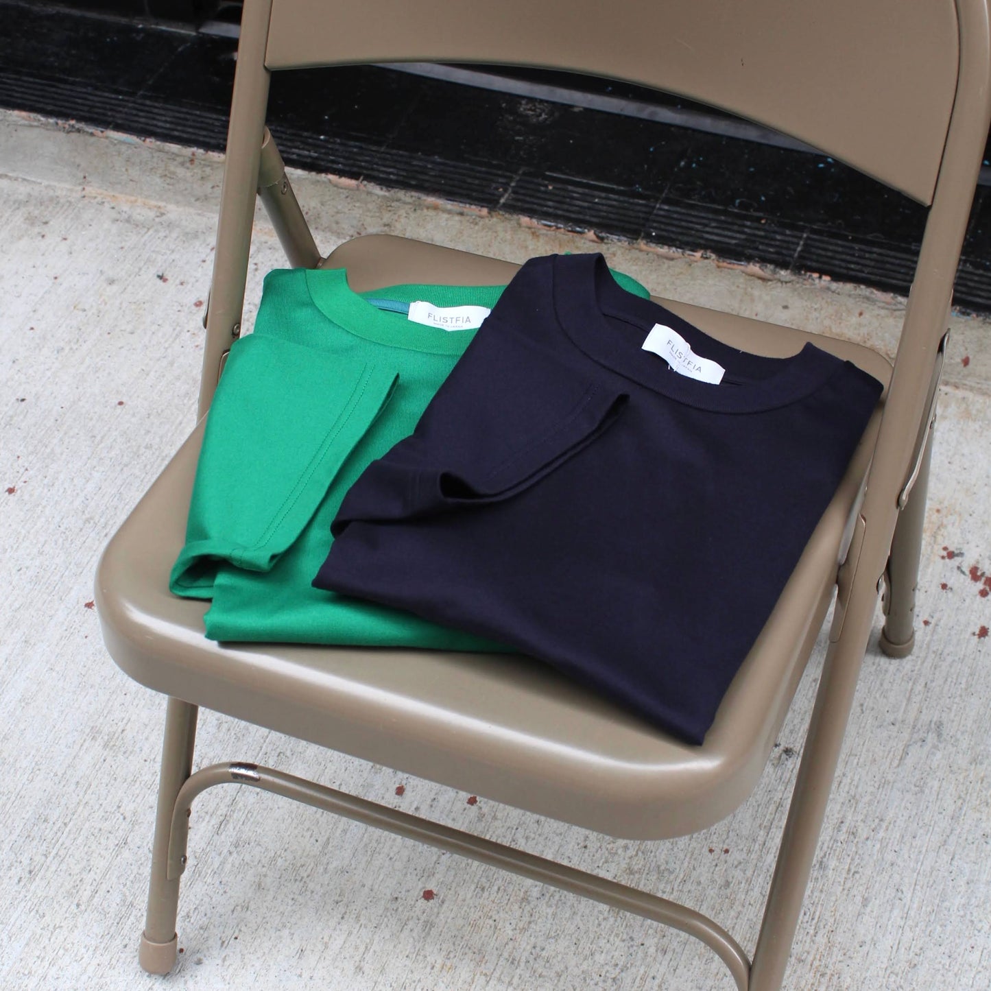 FLISTFIA -
CREW NECK T-SHIRT
