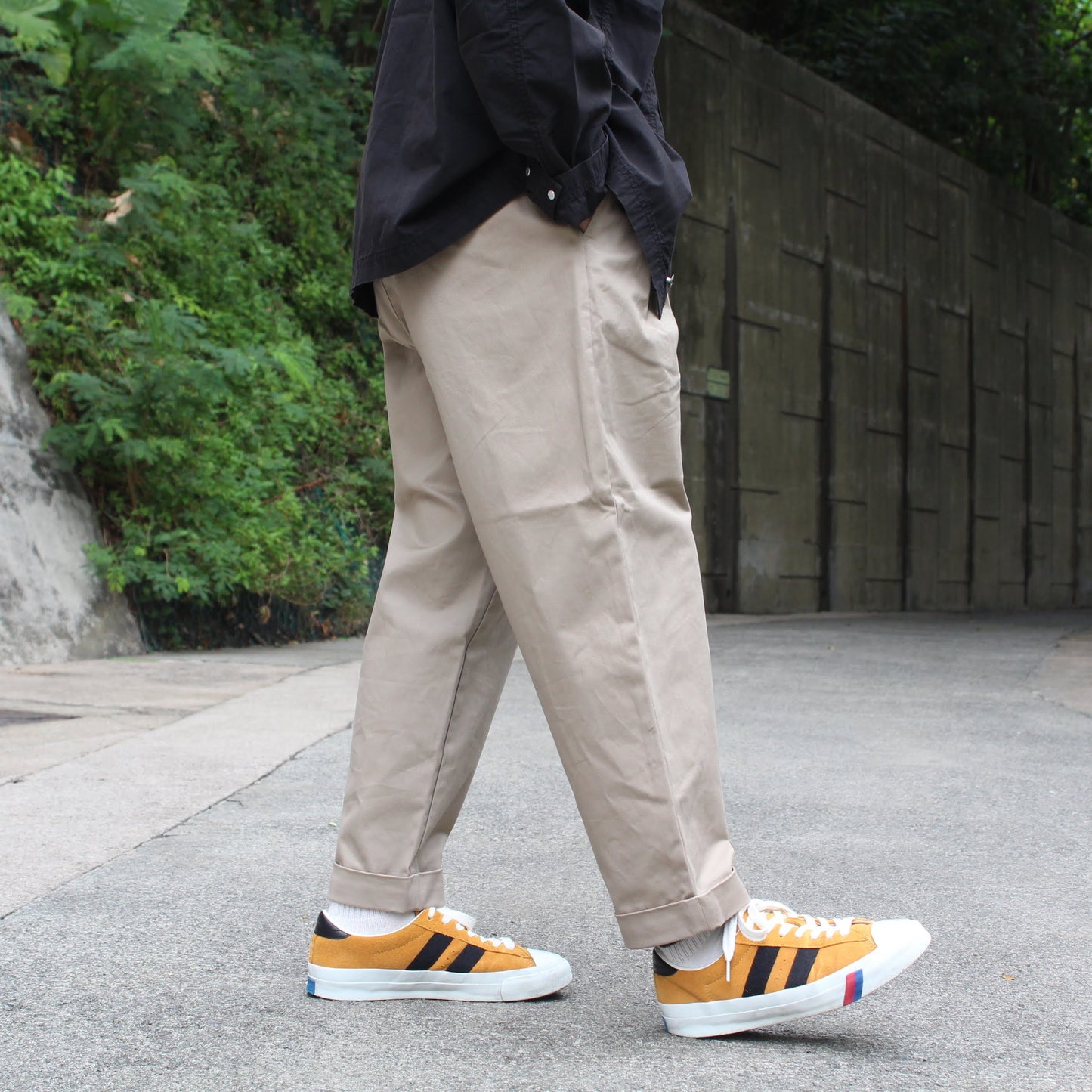 WILD THINGS JAPAN -
2 TUCK PANTS