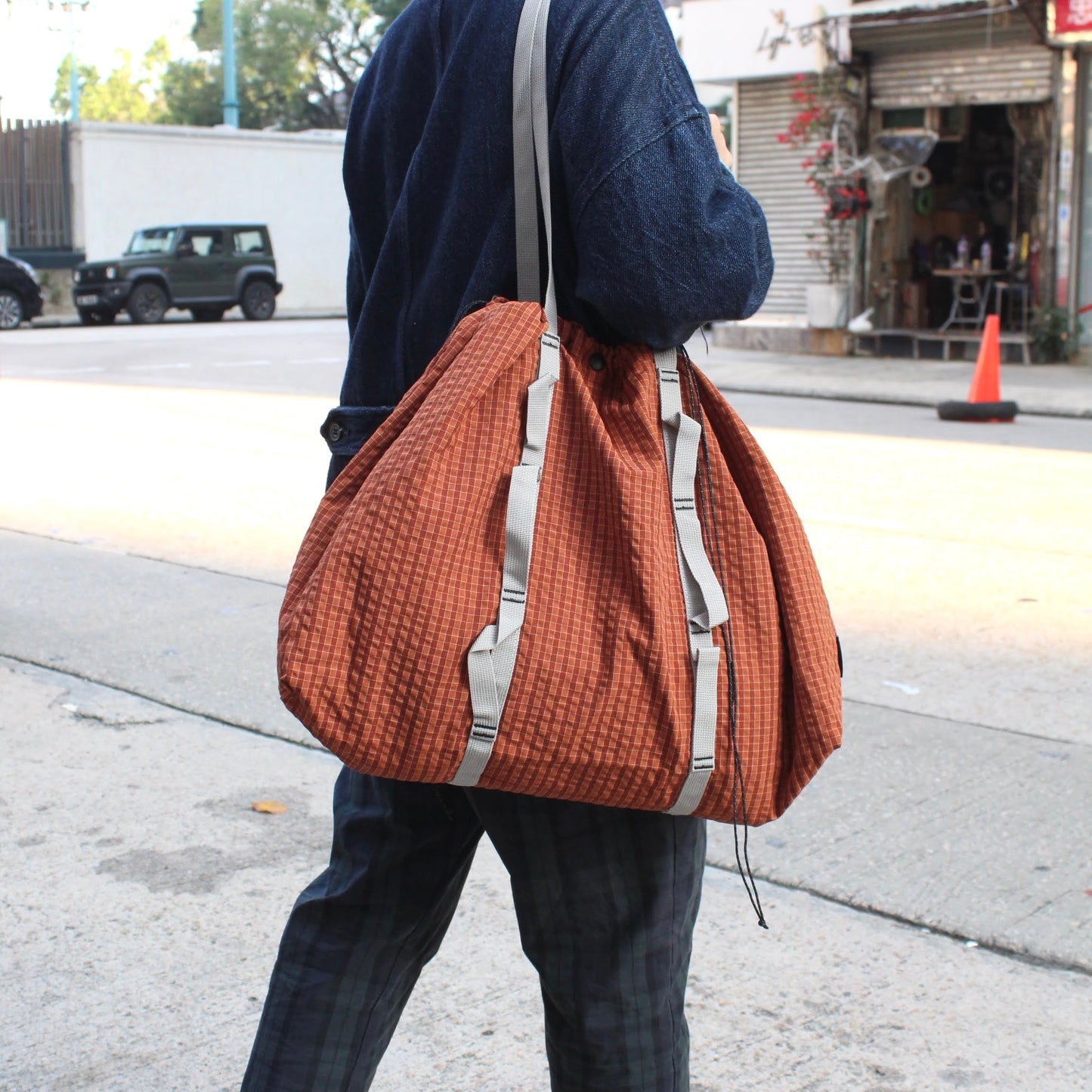 GRAMICCI -
PLAID CLIMBING TOTE