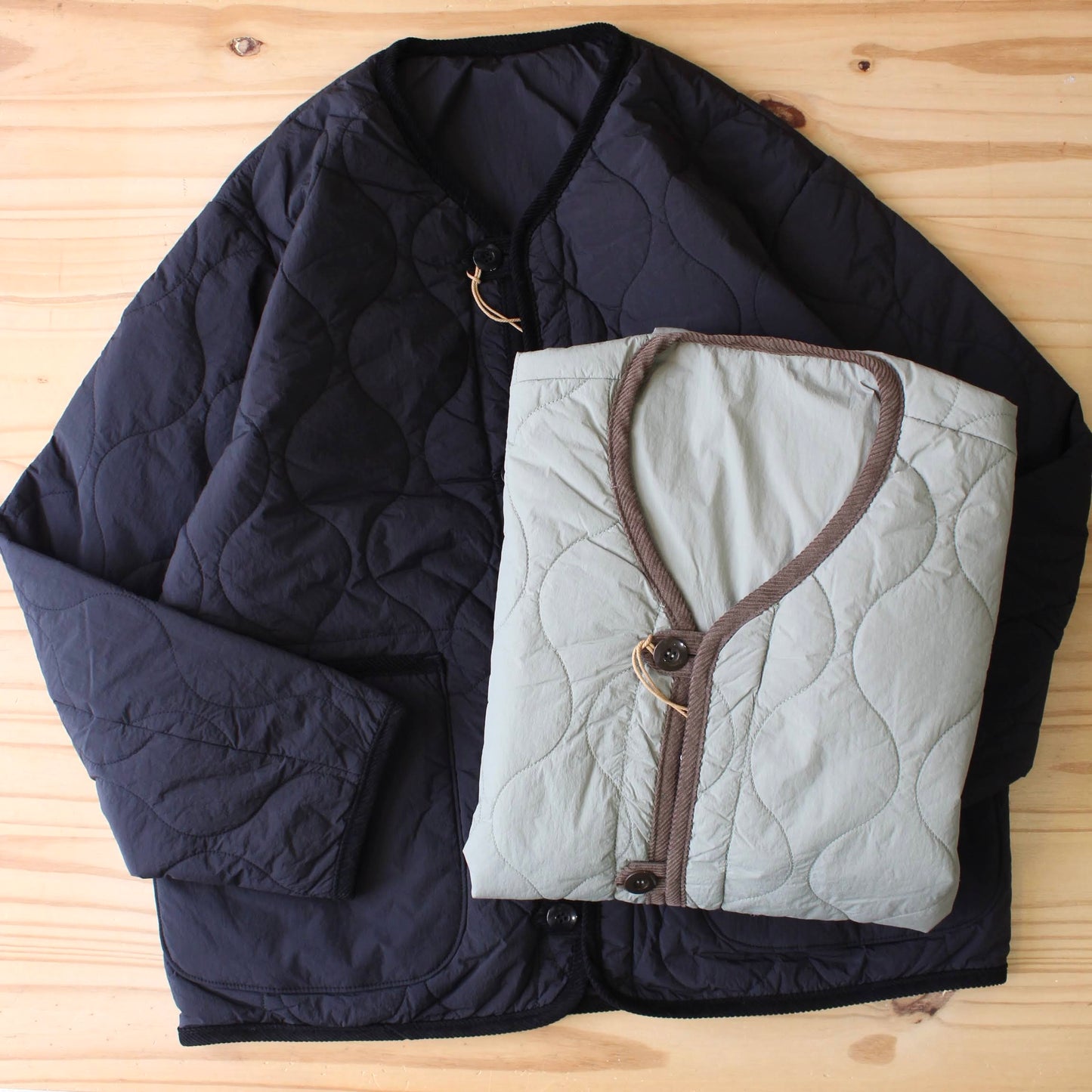 ARMY TWILL -
QUILTING REVERSIBLE JACKET