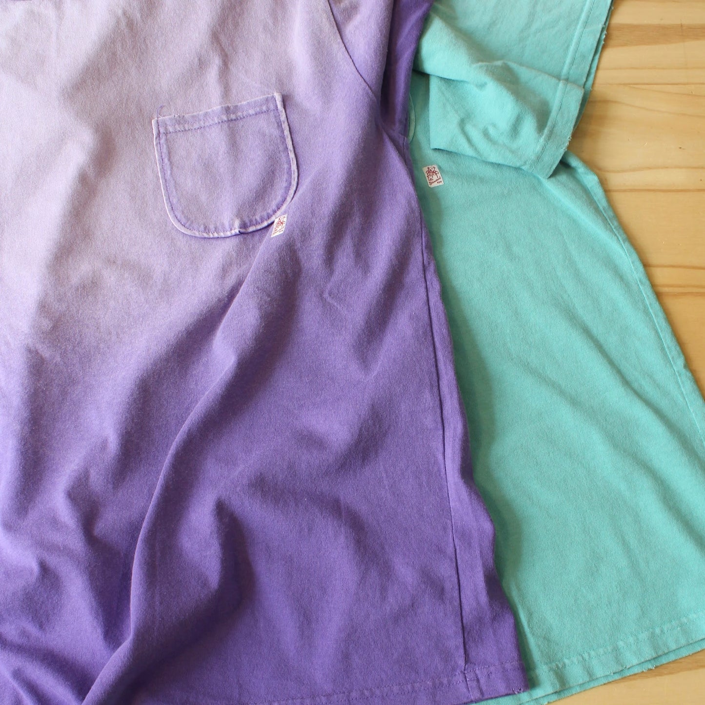 RIDING HIGH TOKYO - 
USA JERSEY SUN FADE POCKET TEE