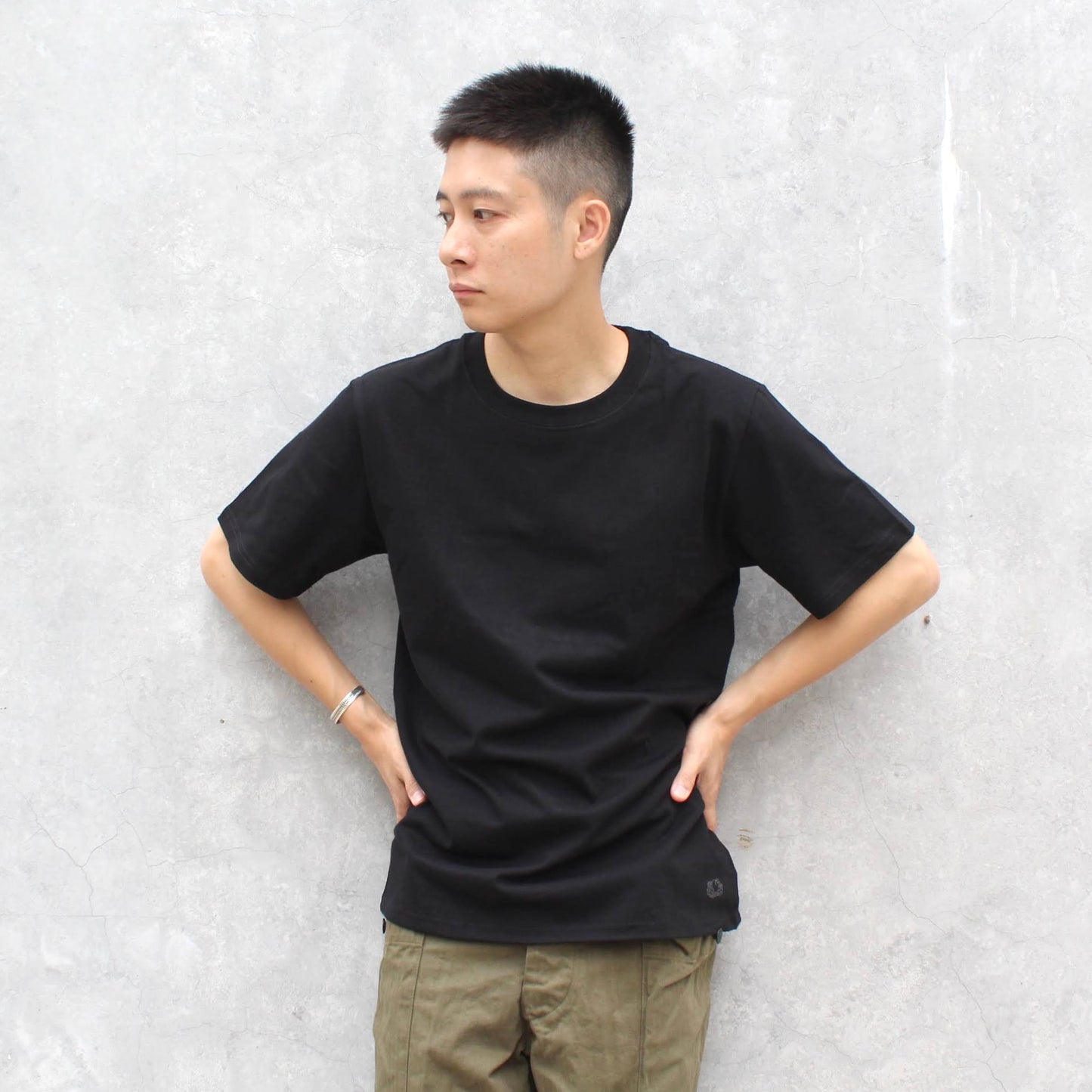 FRUIT OF THE LOOM 日本版-
7OZ HEAVYWEIGHT S/S TEE