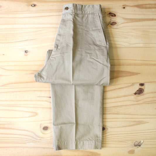 HATSKI -
TAPERED CHINO TROUSERS