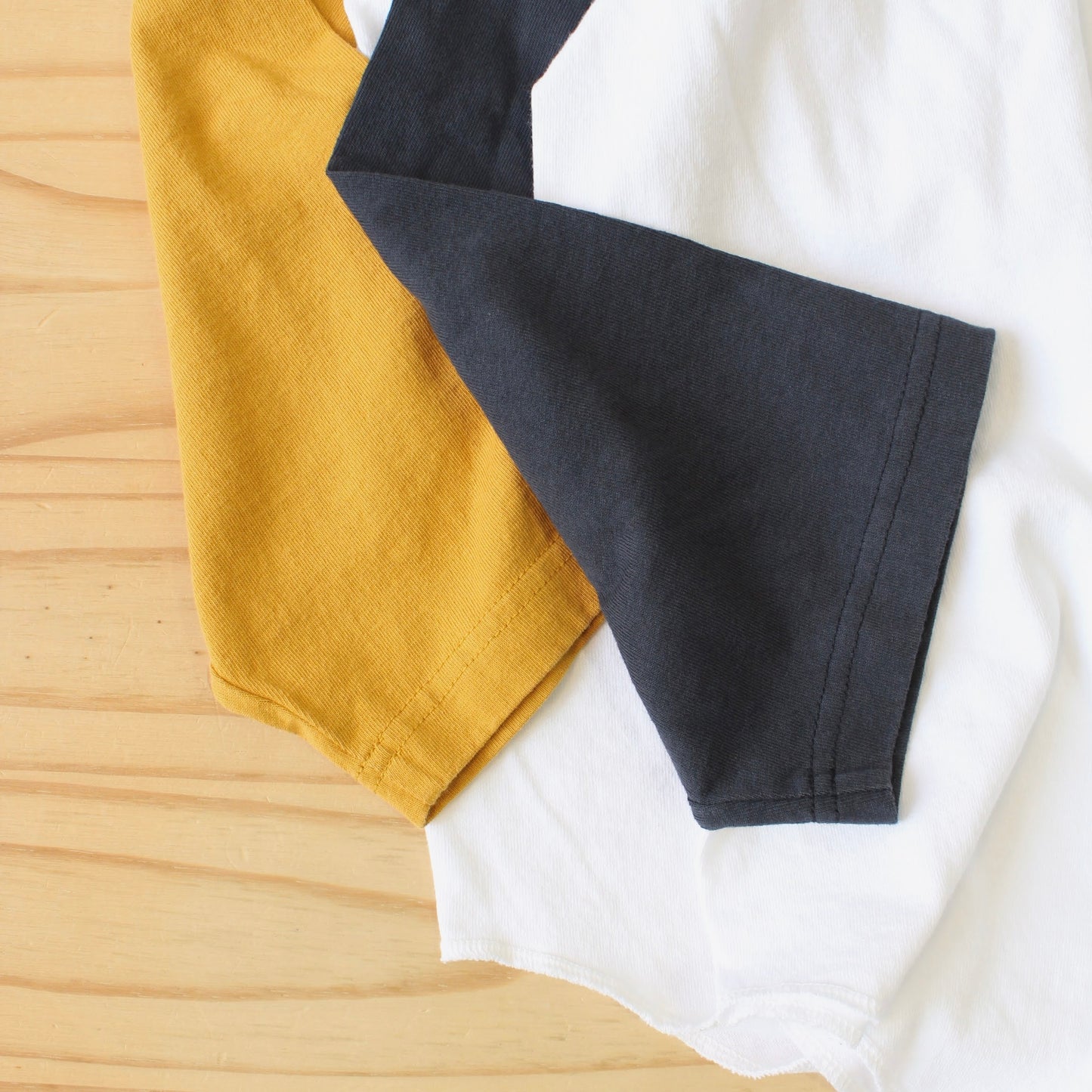 Walla Walla Sport -
3/4 BASEBALL 3-TONE TEE